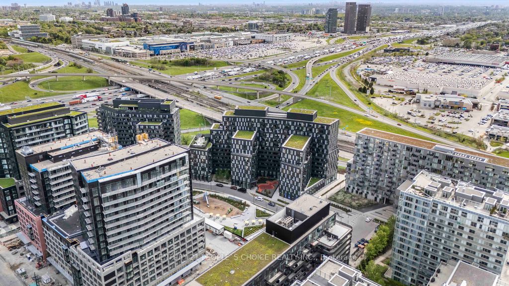 30 Tretti Way 1004, Toronto, ON M3H 0E3 photo 2