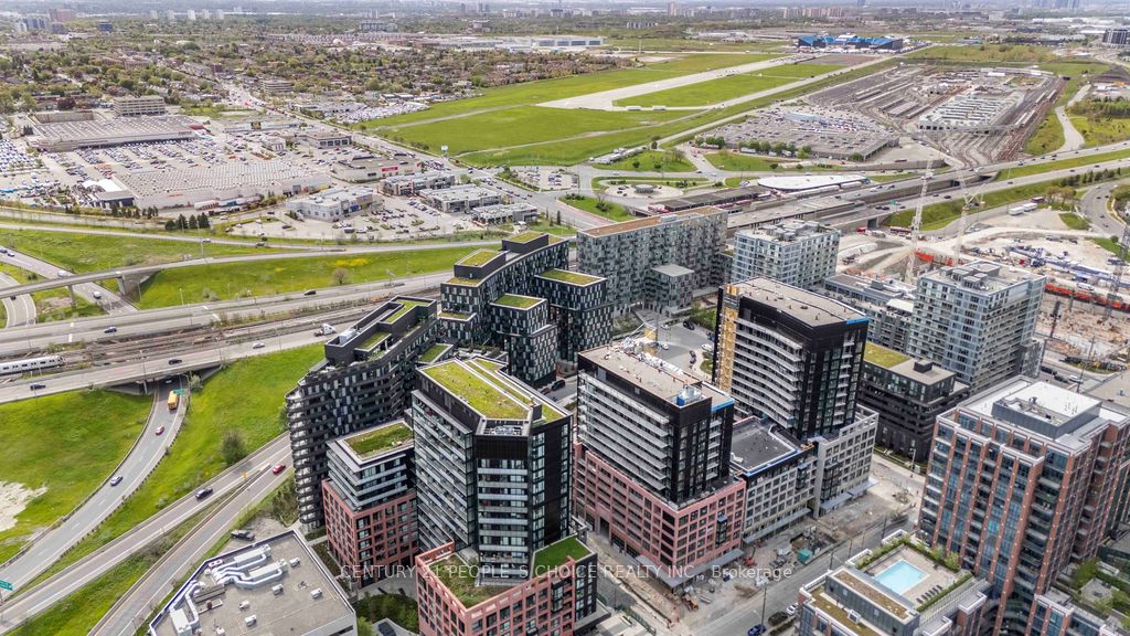 30 Tretti Way 1004, Toronto, ON M3H 0E3 photo 3