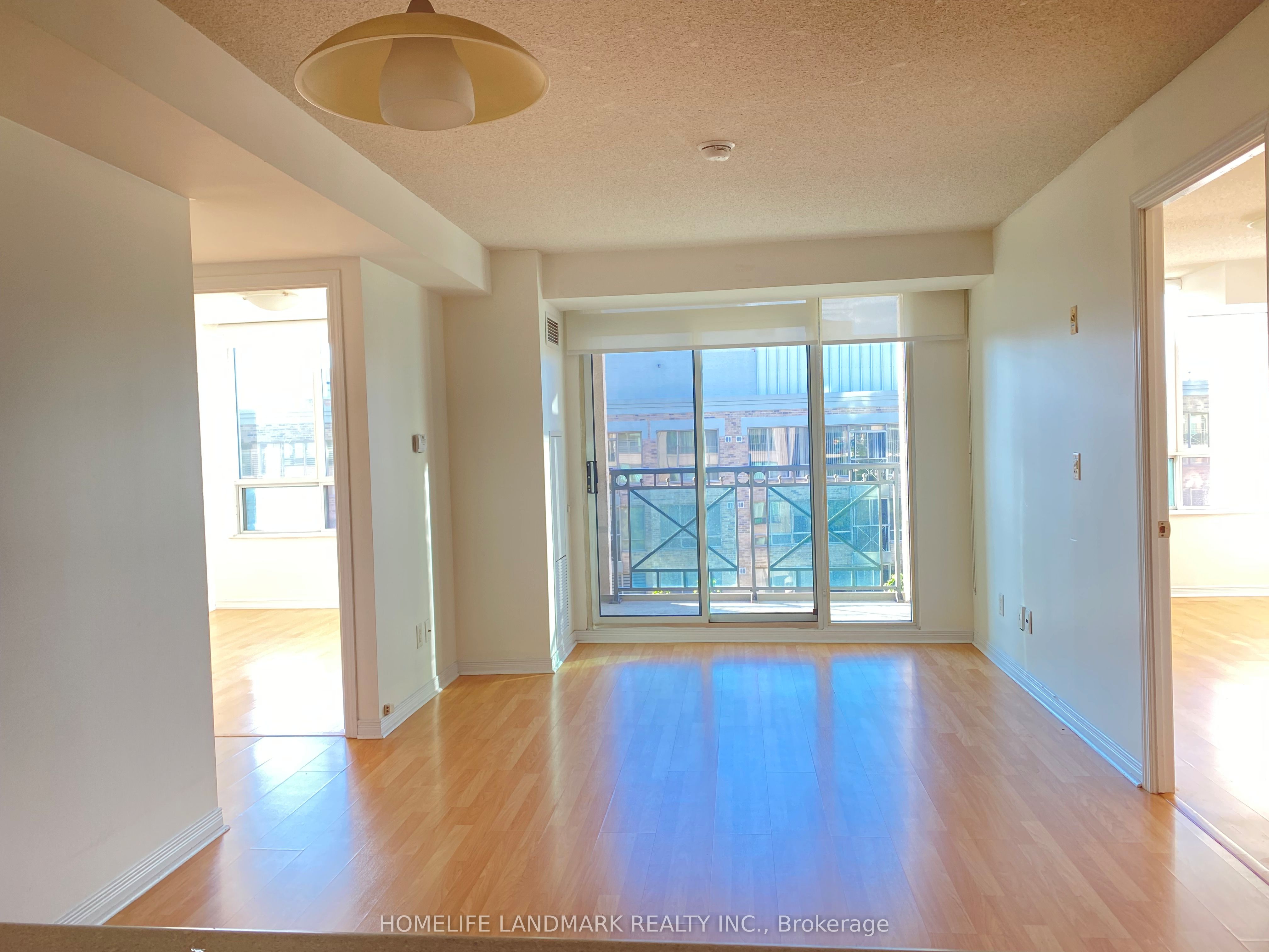 205 The Donway W 615, Toronto, ON M3B 3S5 photo 4