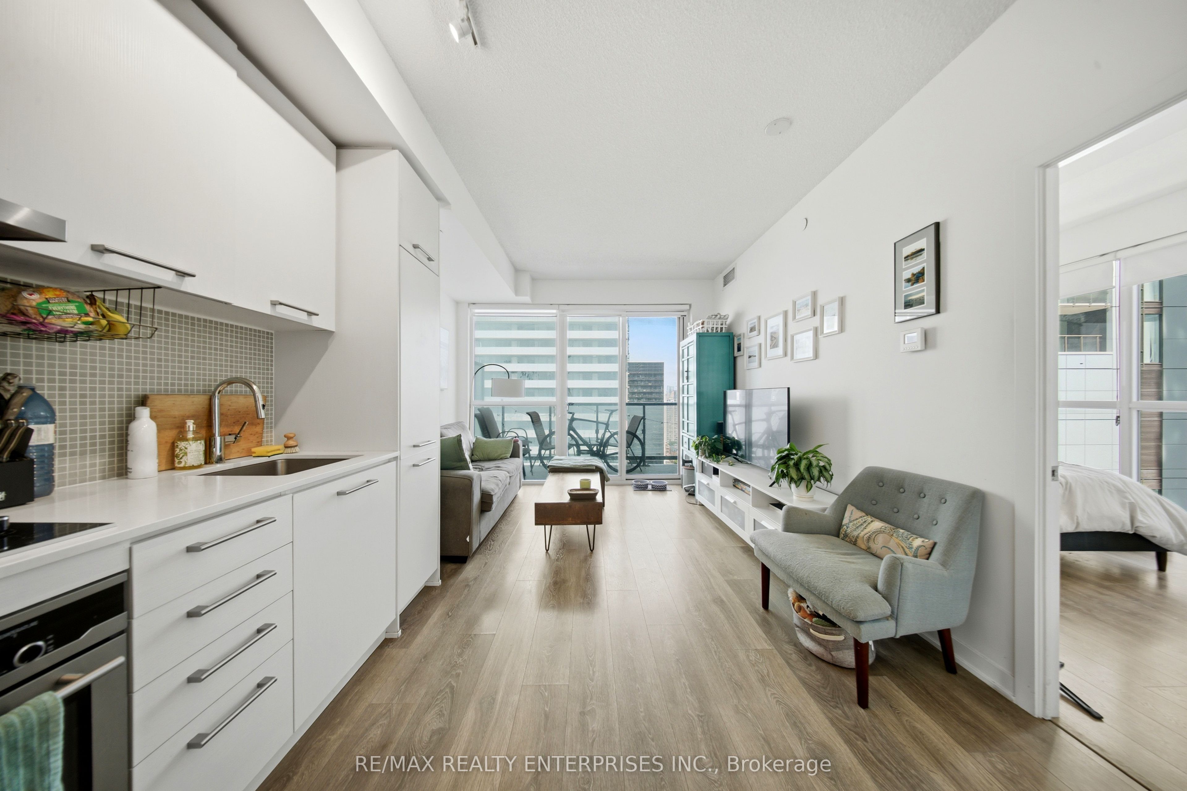 87 Peter Street 2510, Toronto, ON M5V 2G4 photo 2
