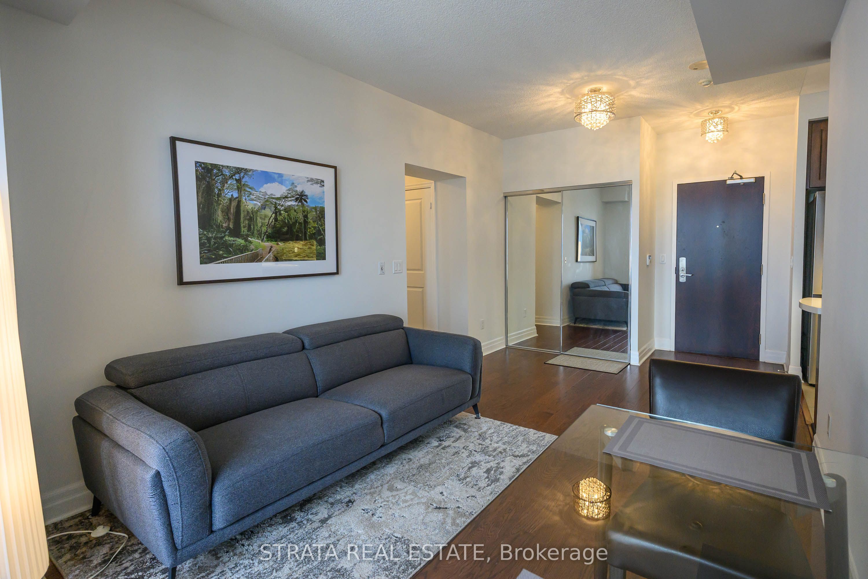 35 Balmuto Street 2602, Toronto, ON M4Y 0A3 photo 2