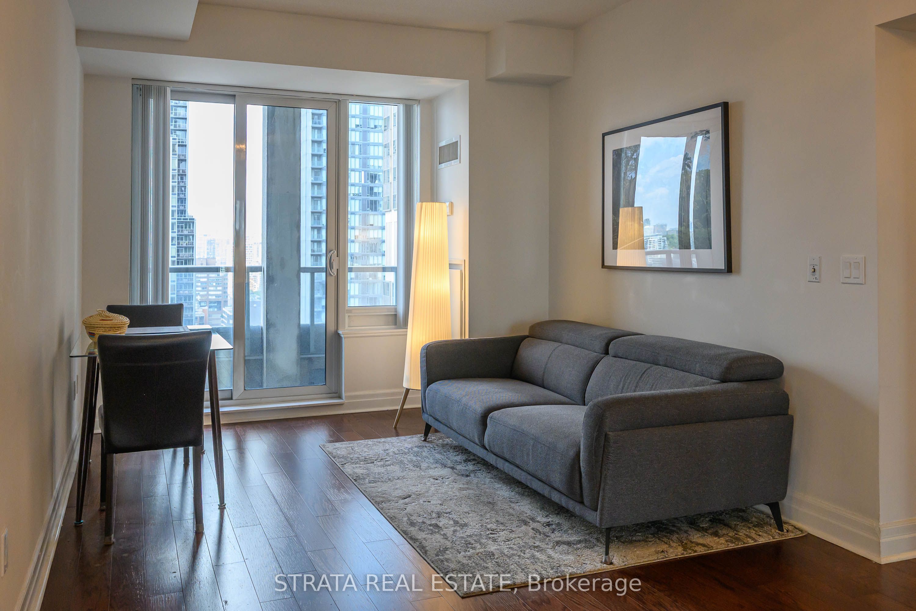 35 Balmuto Street 2602, Toronto, ON M4Y 0A3 photo 3