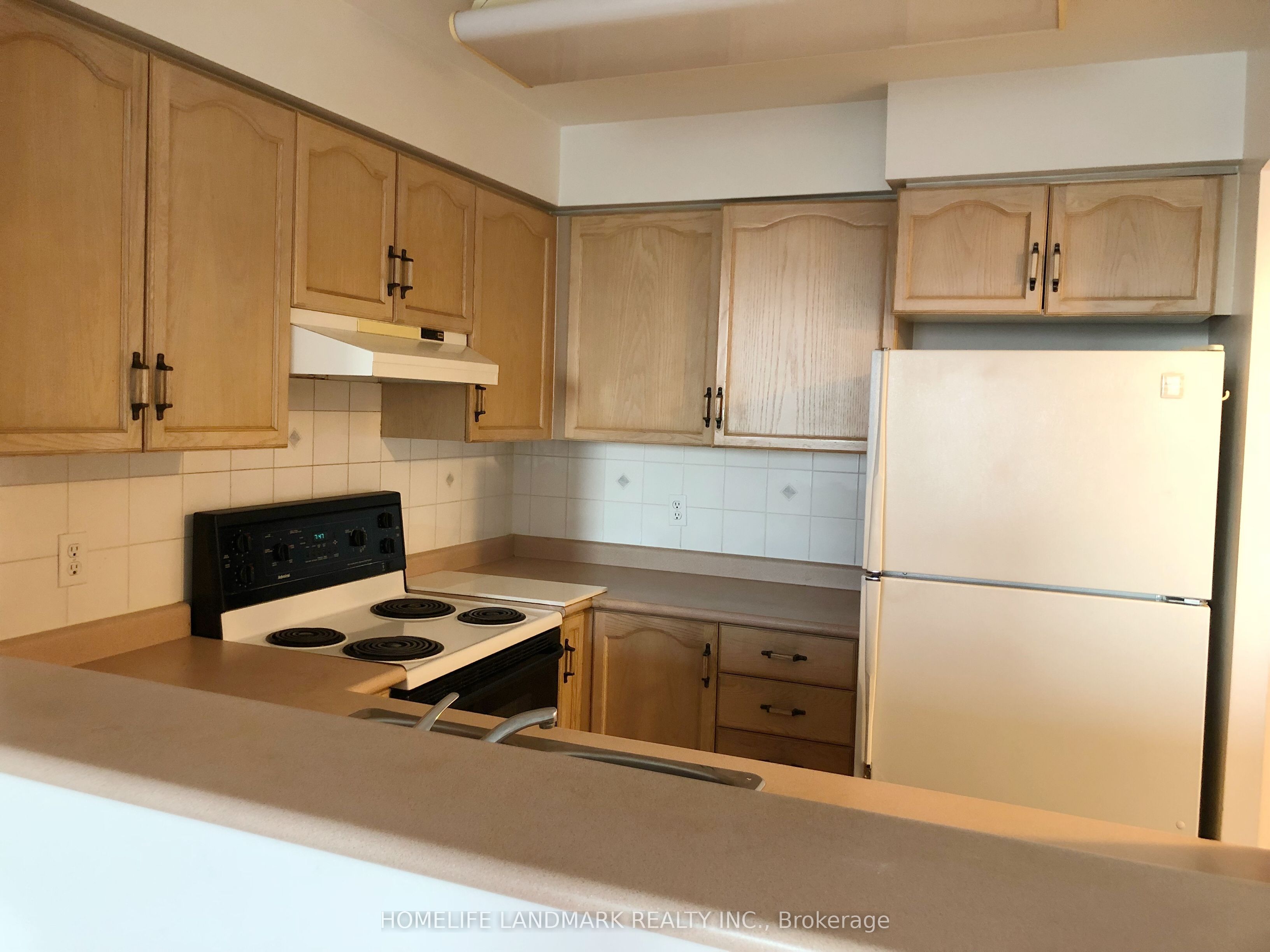 18 Pemberton Avenue 1001, Toronto, ON M2M 4K9 photo 5