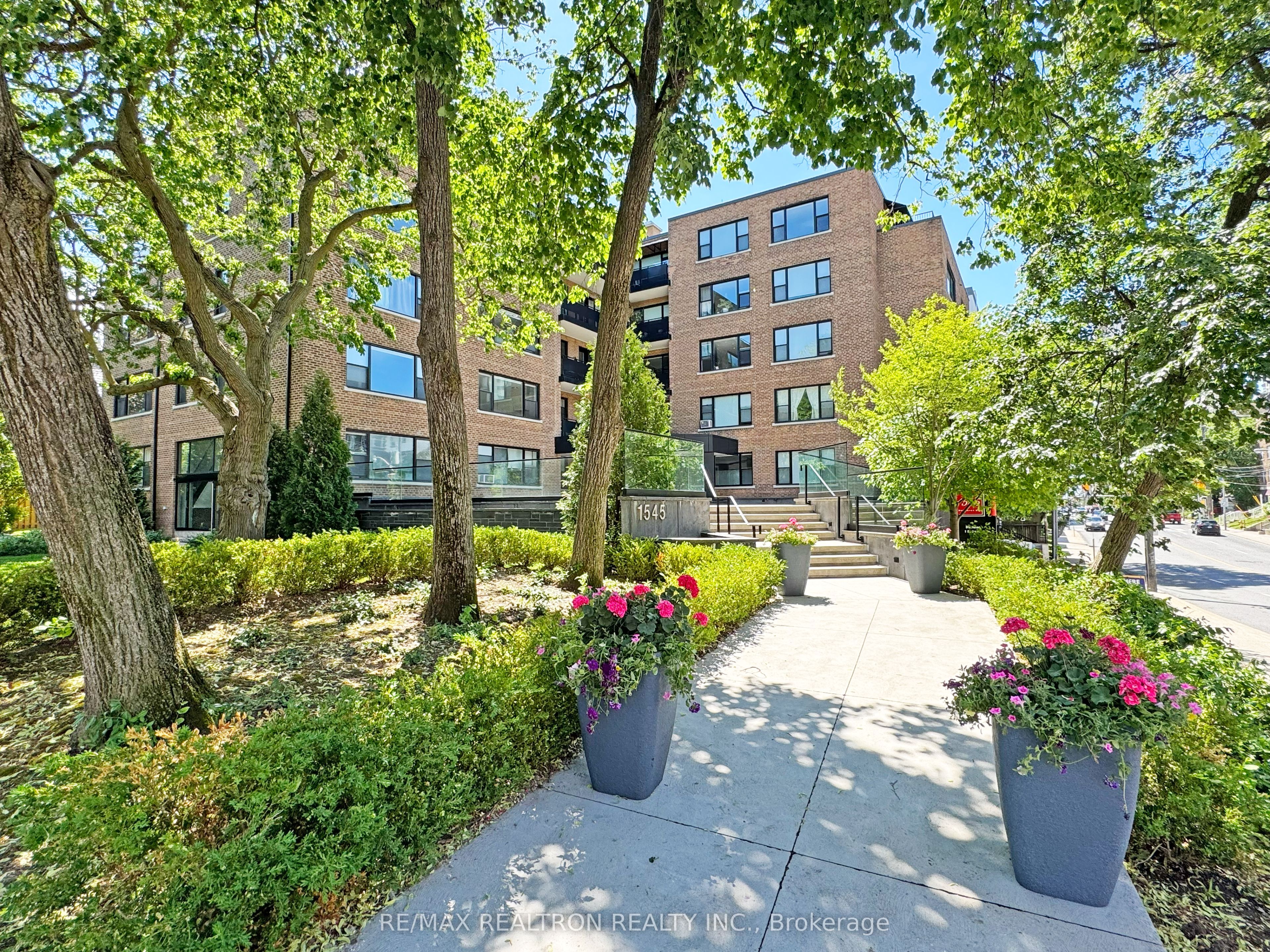 1545 Bathurst Street 510, Toronto, ON M5P 3H6