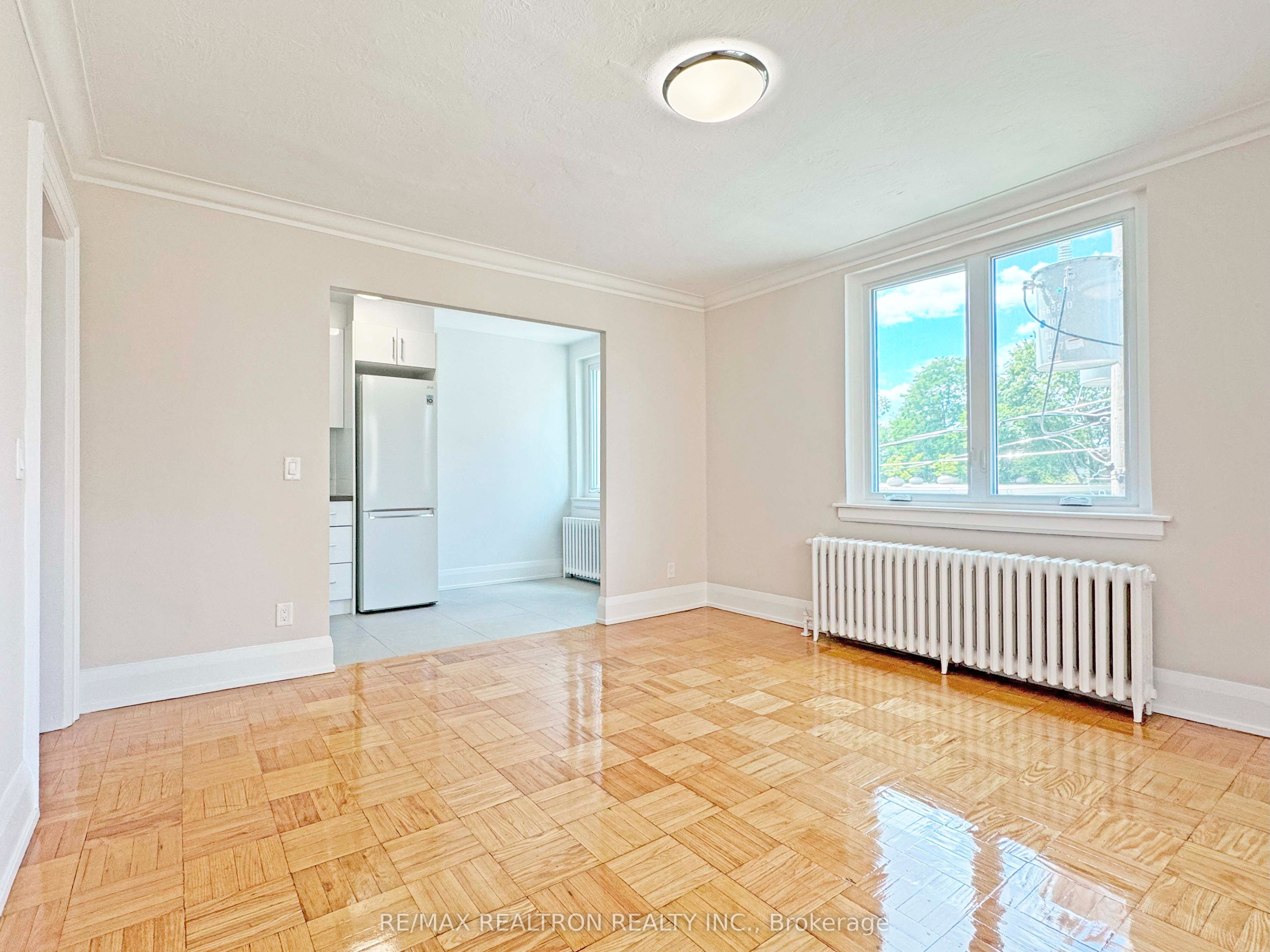 396 Avenue Road 318, Toronto, ON M4V 2H5