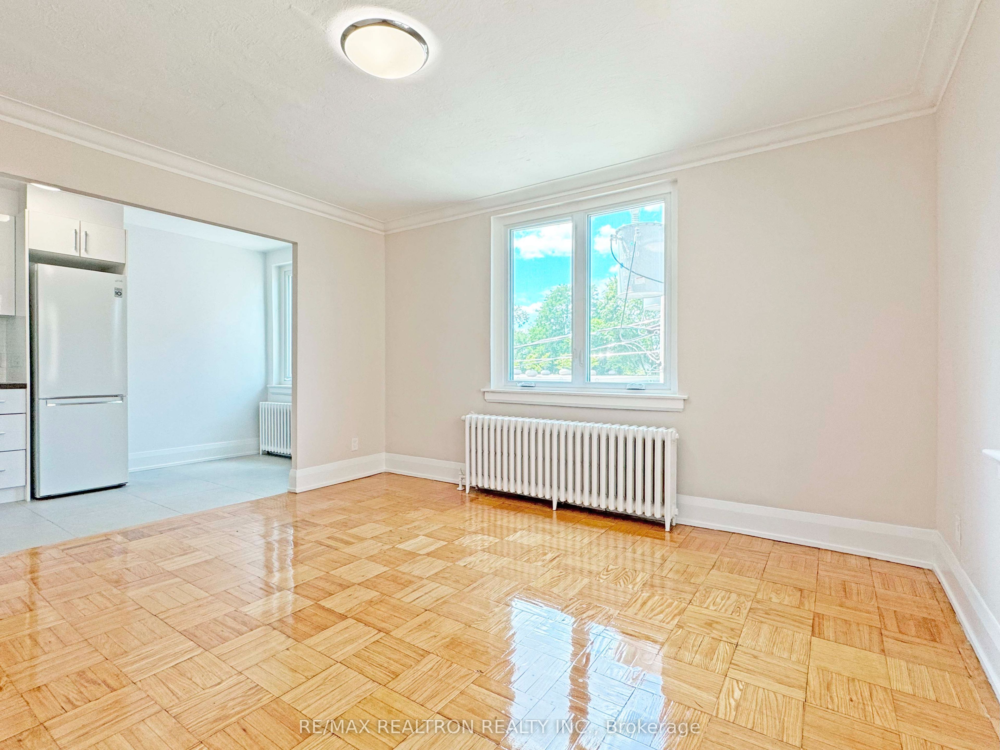 396 Avenue Road 318, Toronto, ON M4V 2H5 photo 2