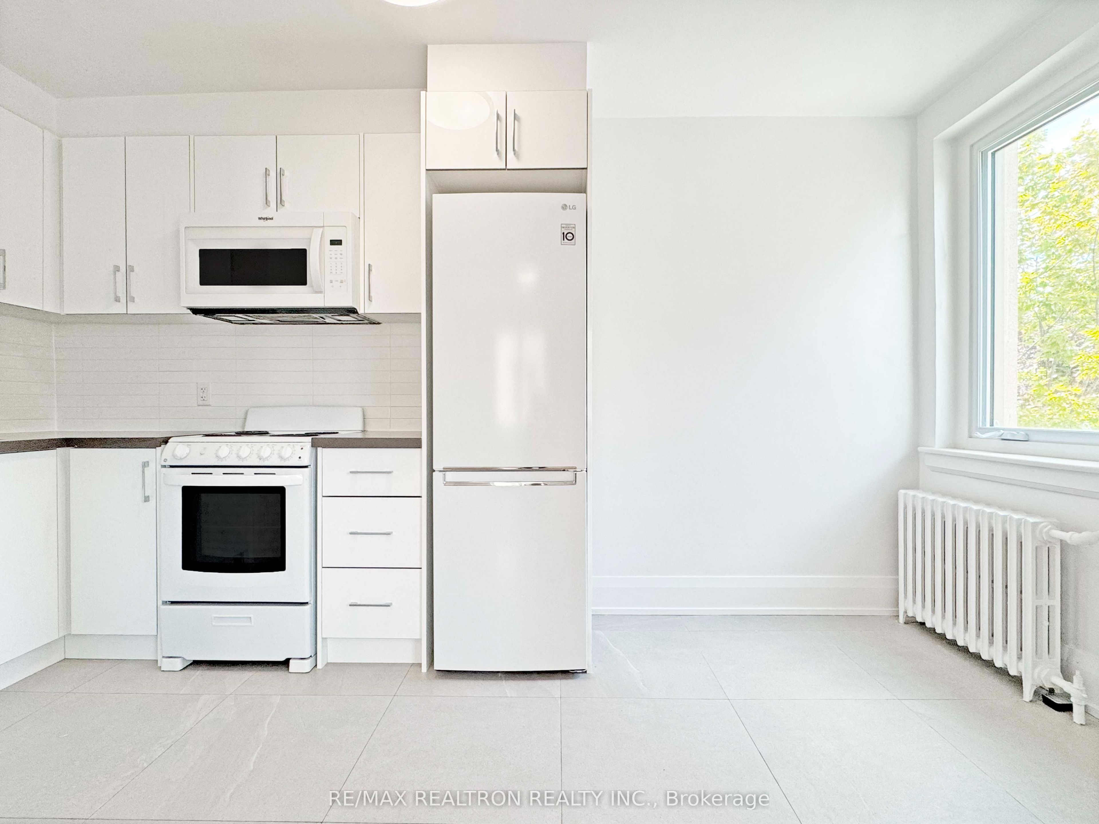 396 Avenue Road 318, Toronto, ON M4V 2H5 photo 5