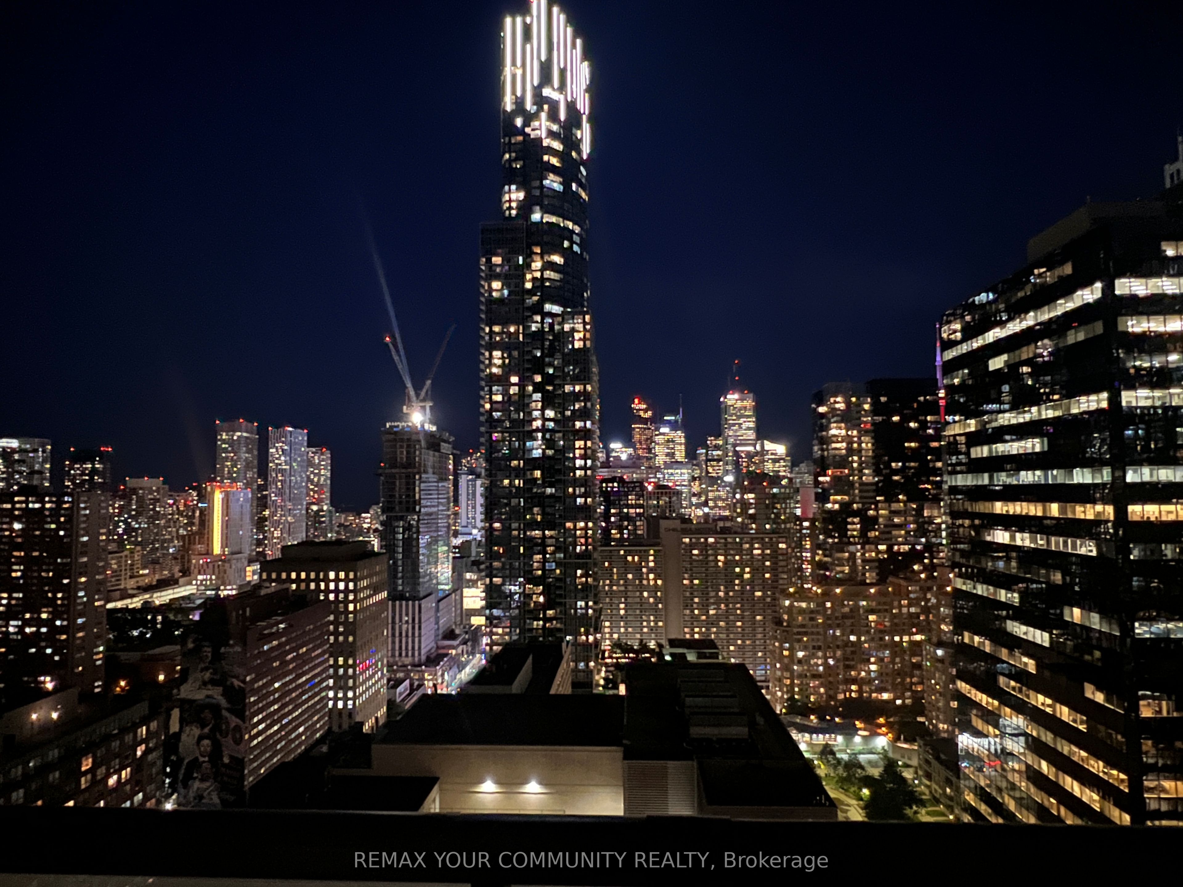 15 Grenville Street 2711, Toronto, ON M4Y 0B9
