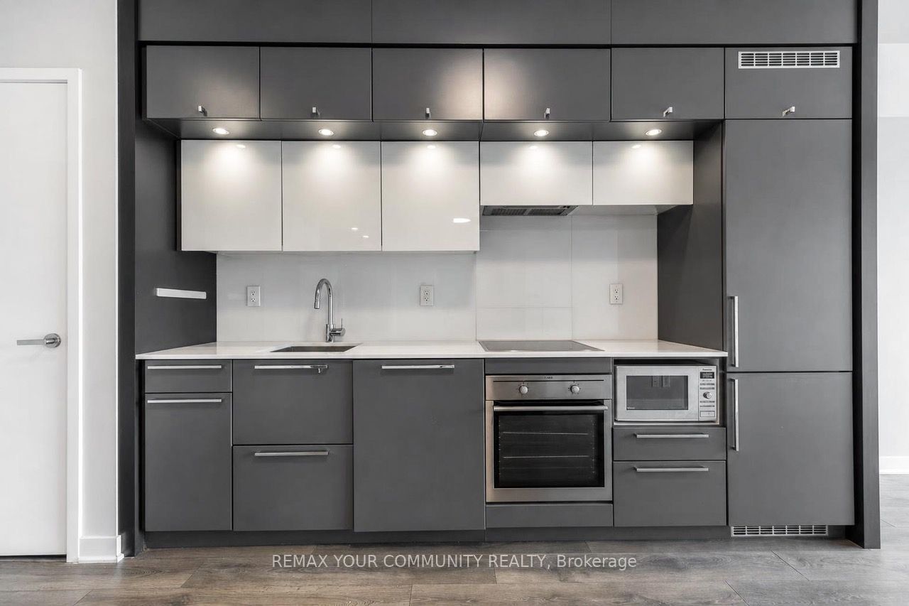 15 Grenville Street 2711, Toronto, ON M4Y 0B9 photo 5