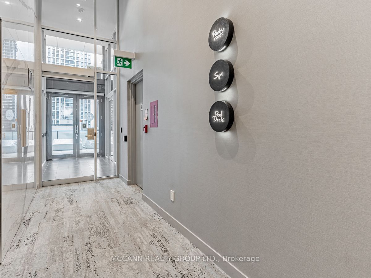 161 Roehampton Avenue 332, Toronto, ON M4P 1P9
