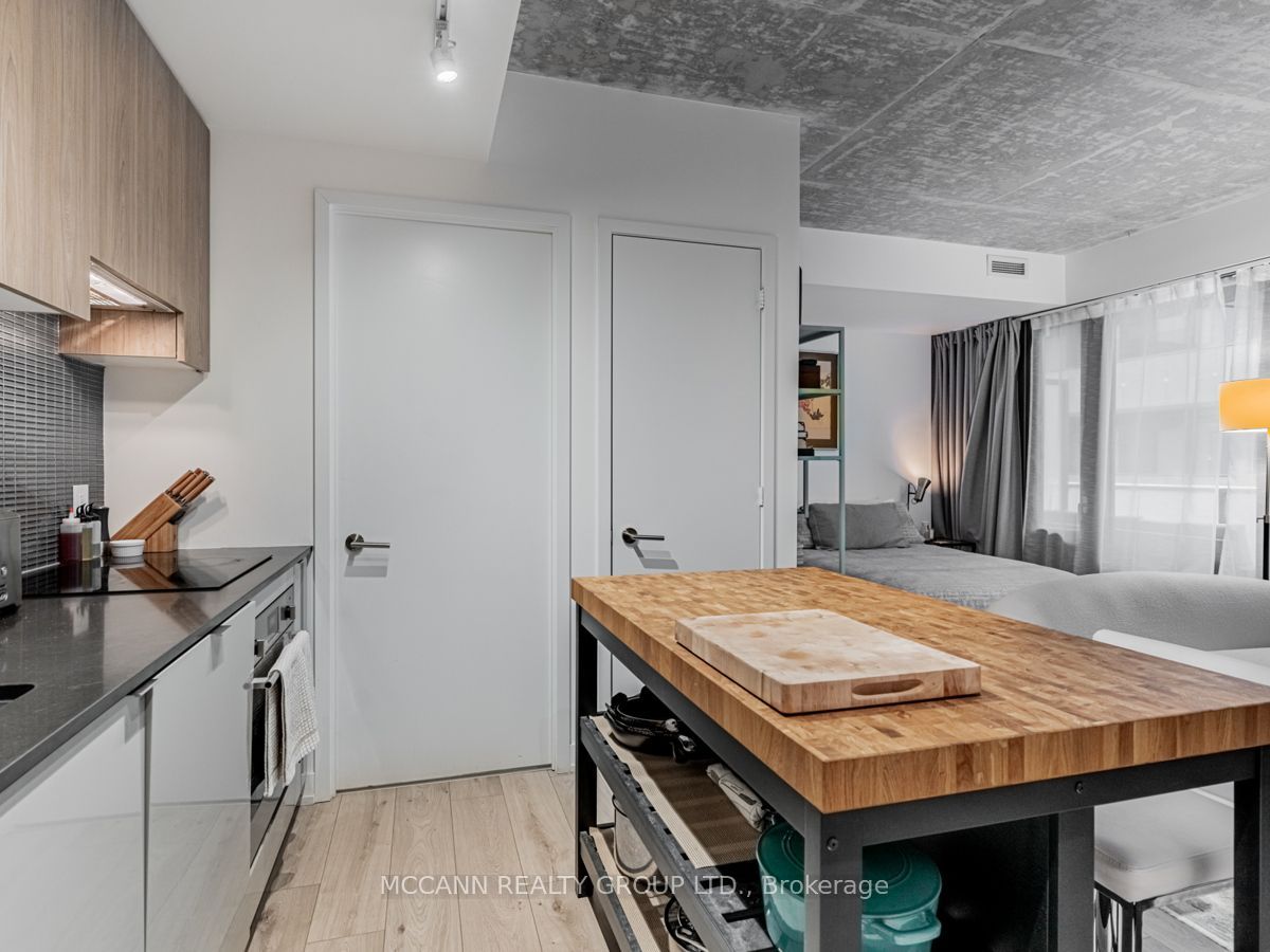 161 Roehampton Avenue 332, Toronto, ON M4P 1P9 photo 4