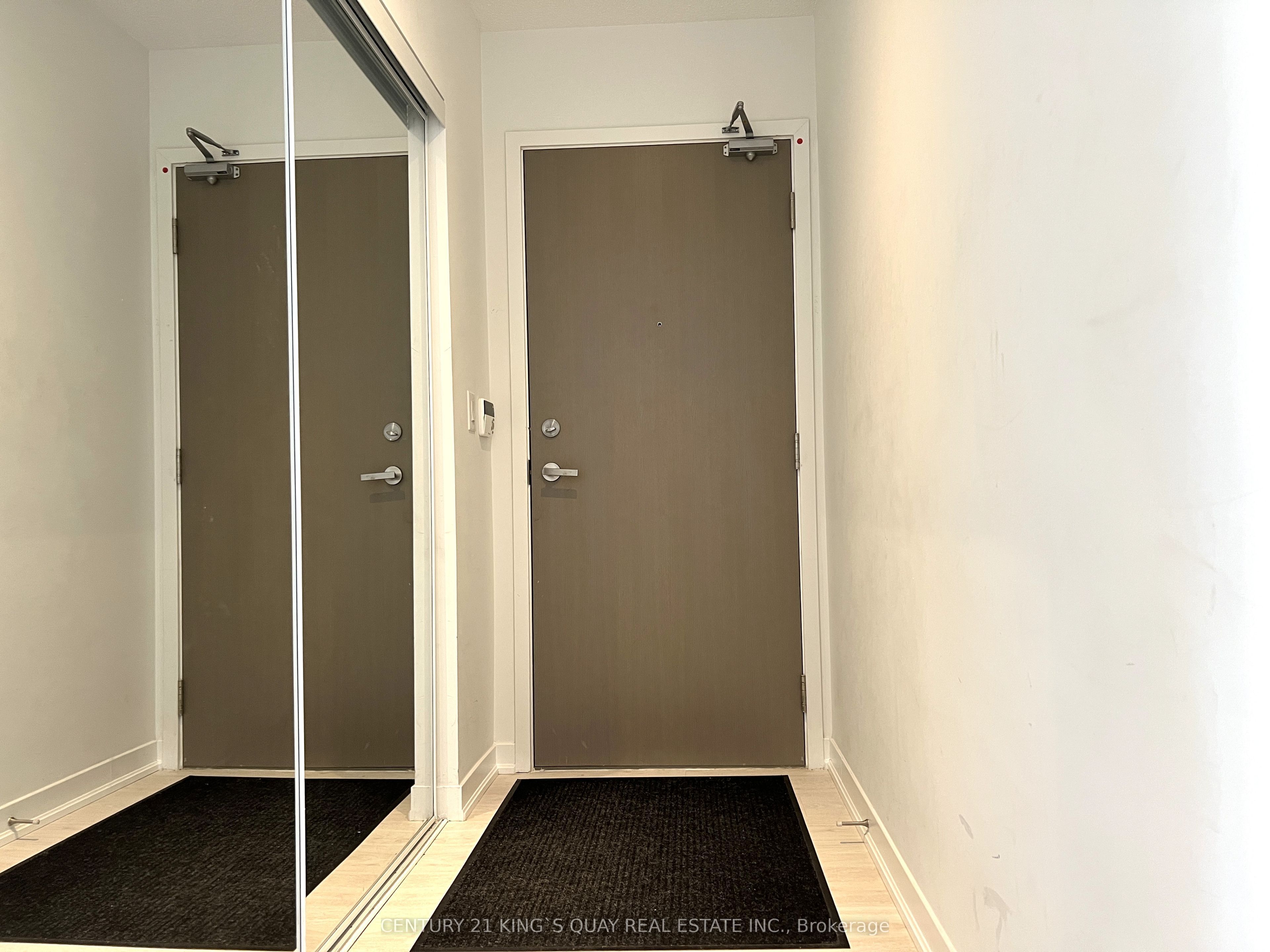 100 Harbour Street 2804, Toronto, ON M5J 0B5 photo 3