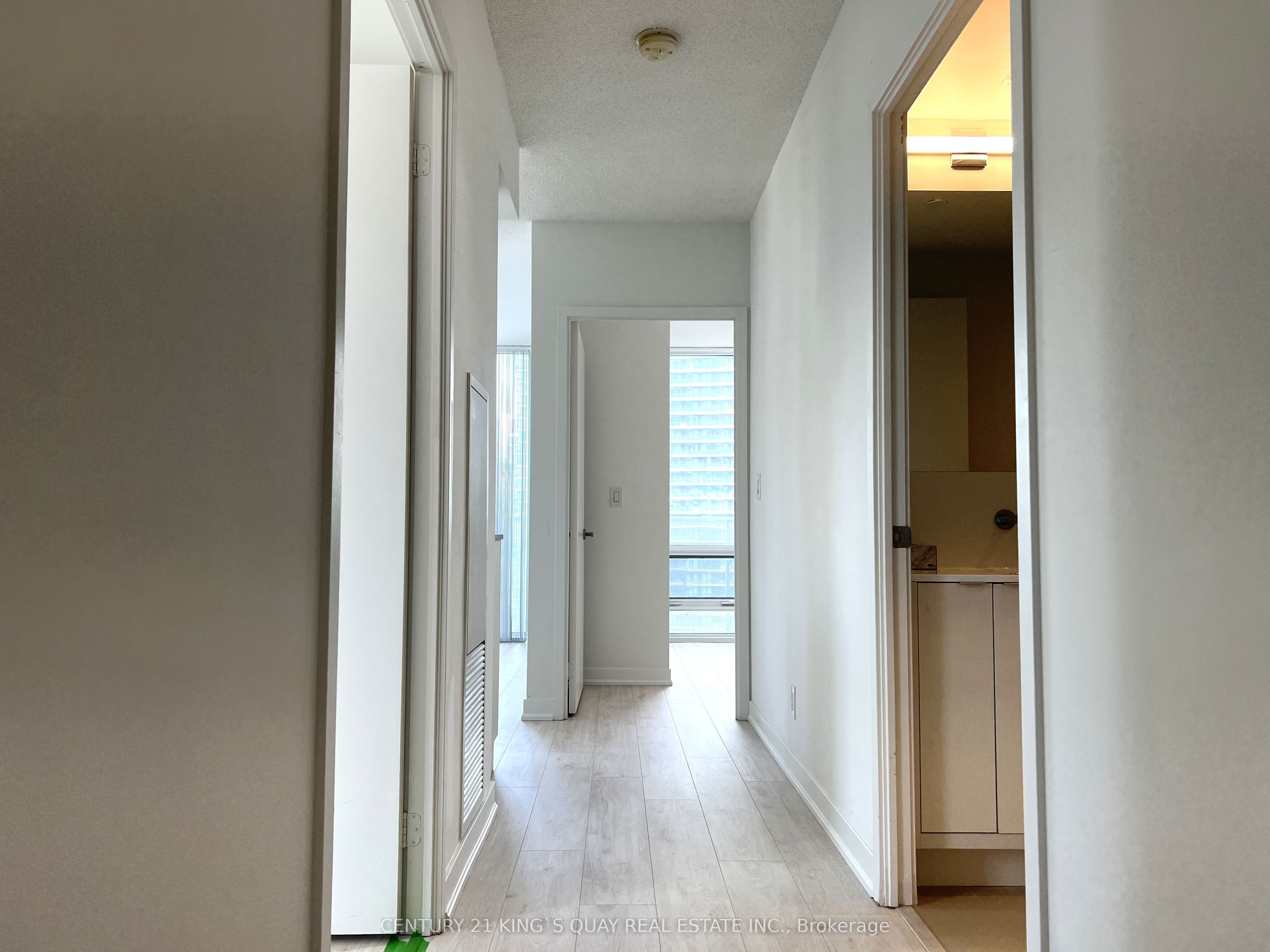 100 Harbour Street 2804, Toronto, ON M5J 0B5 photo 5