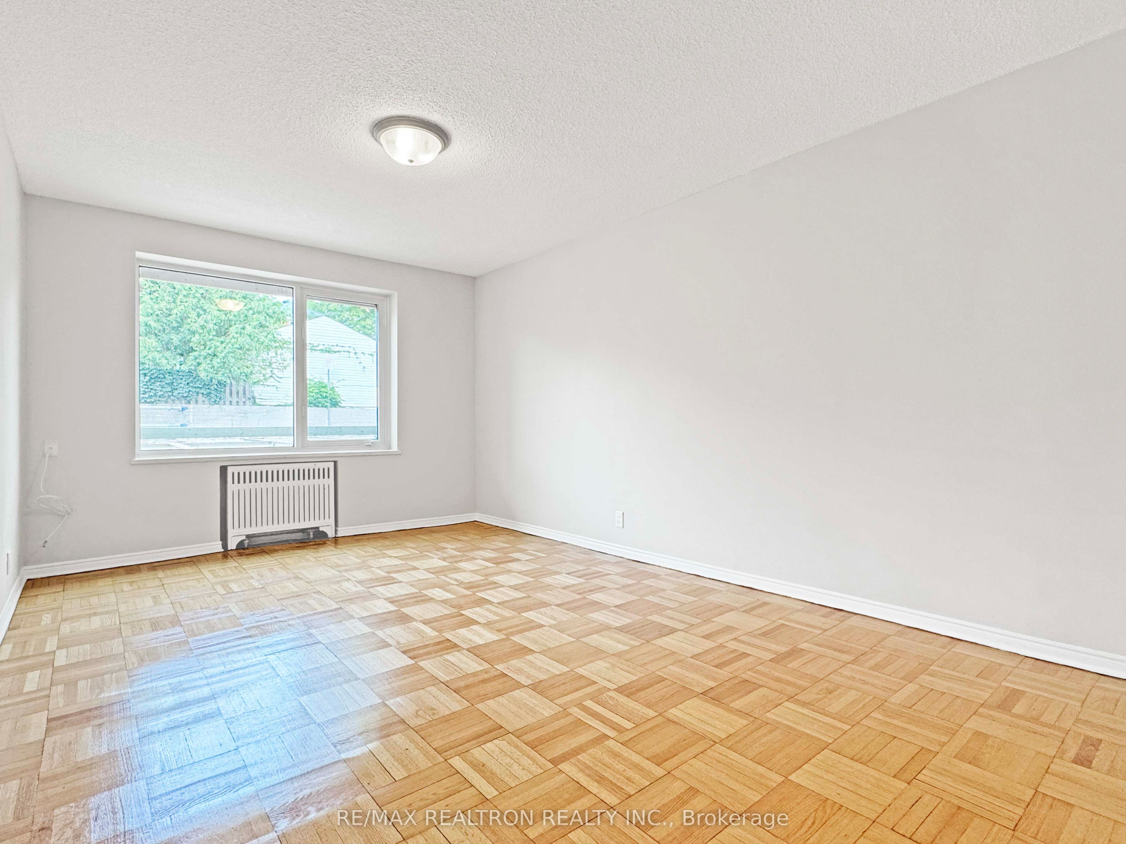 990 Avenue Road 107, Toronto, ON M5P 2K8