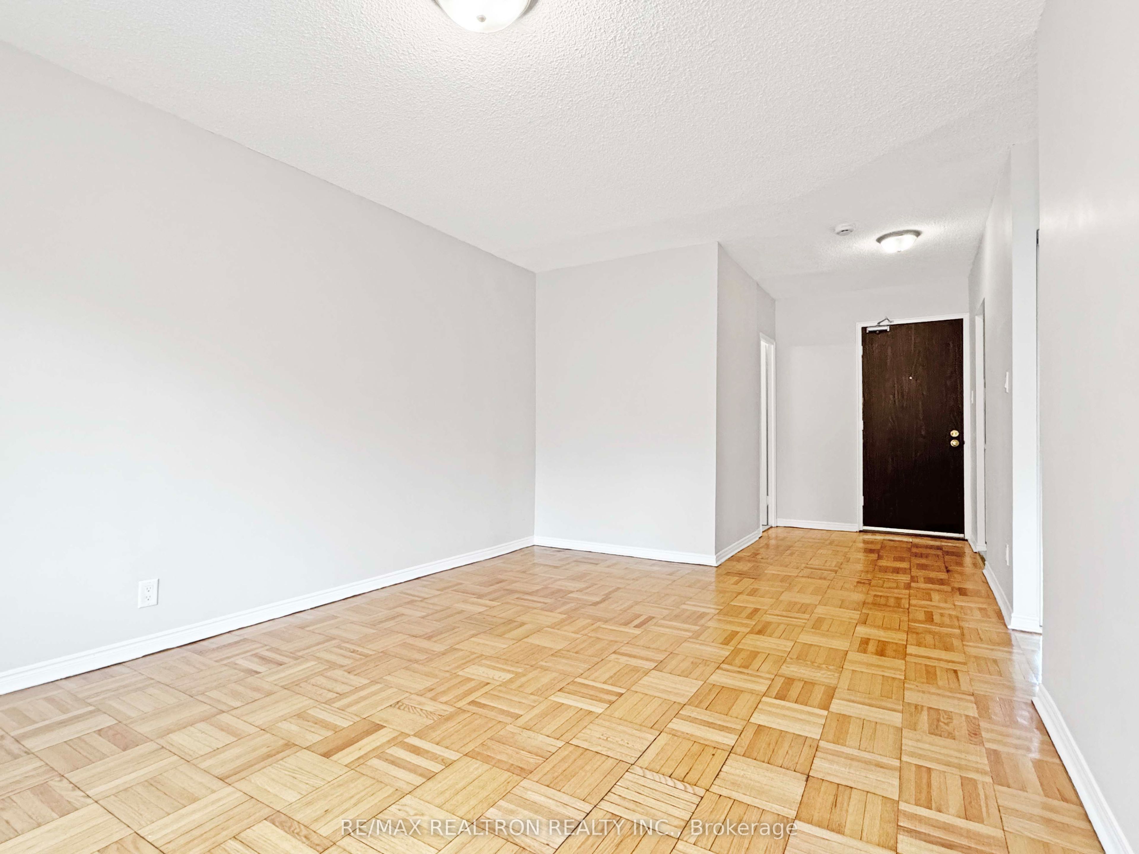 990 Avenue Road 107, Toronto, ON M5P 2K8 photo 3