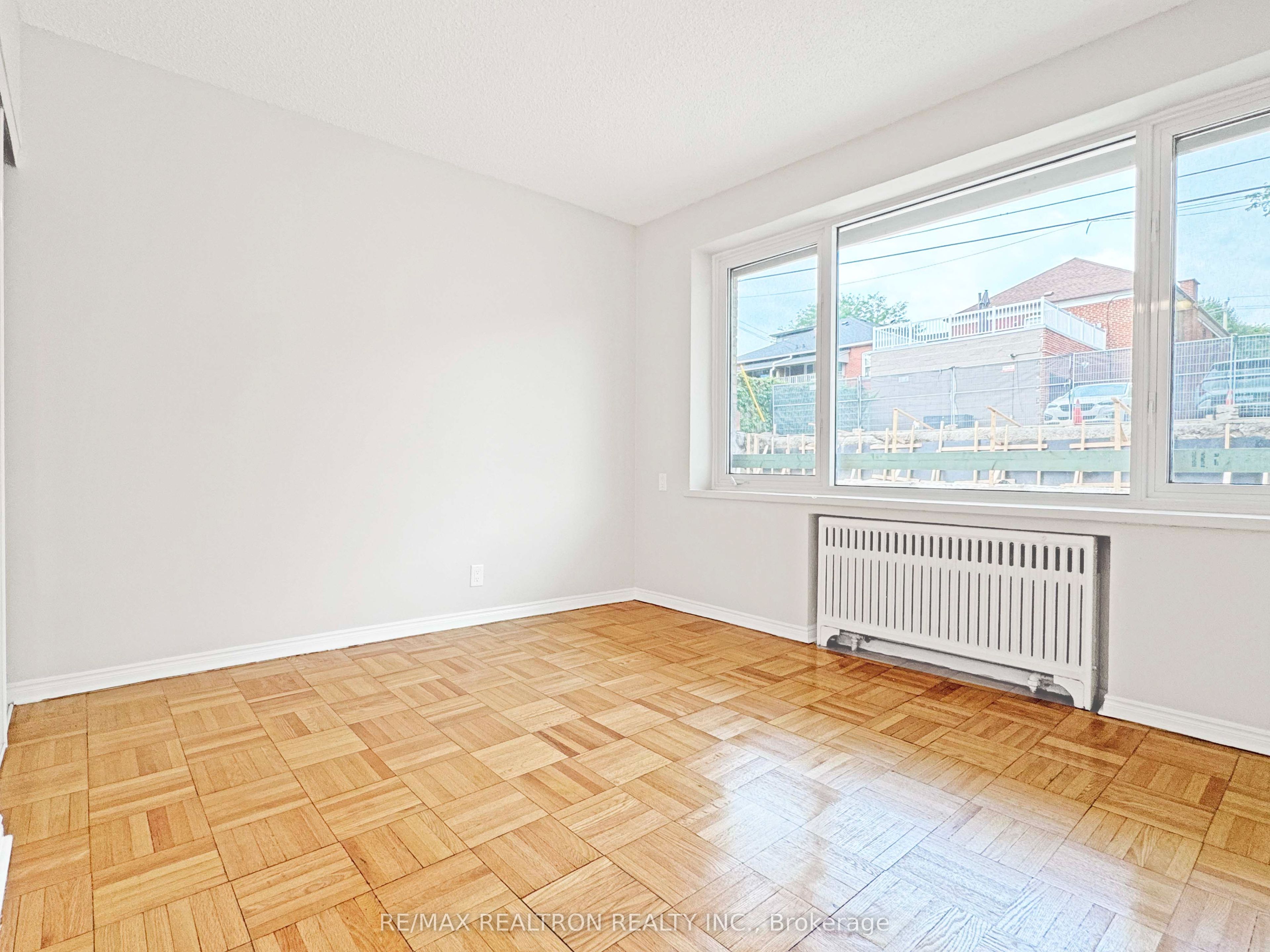 990 Avenue Road 107, Toronto, ON M5P 2K8 photo 5