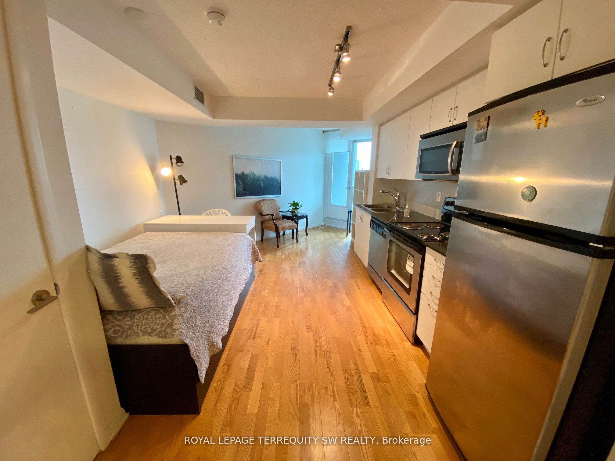 209 Fort York Boulevard 1458, Toronto, ON M5V 4A1 photo 4