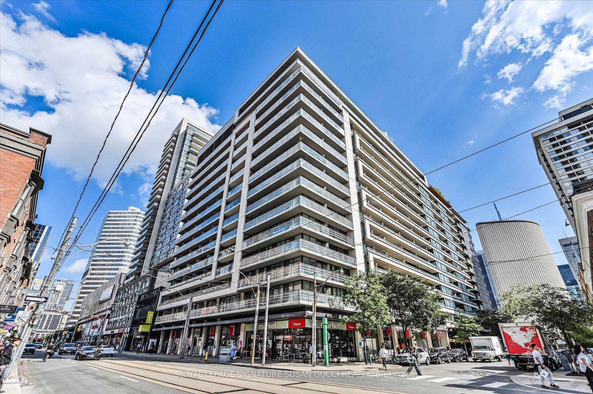 111 Elizabeth Street 1825, Toronto, ON M5G 1P7