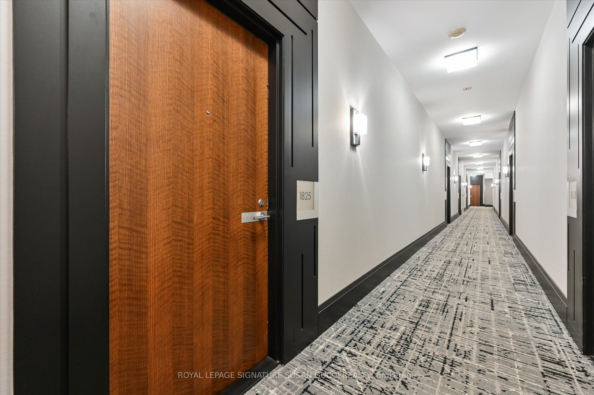 111 Elizabeth Street 1825, Toronto, ON M5G 1P7 photo 3