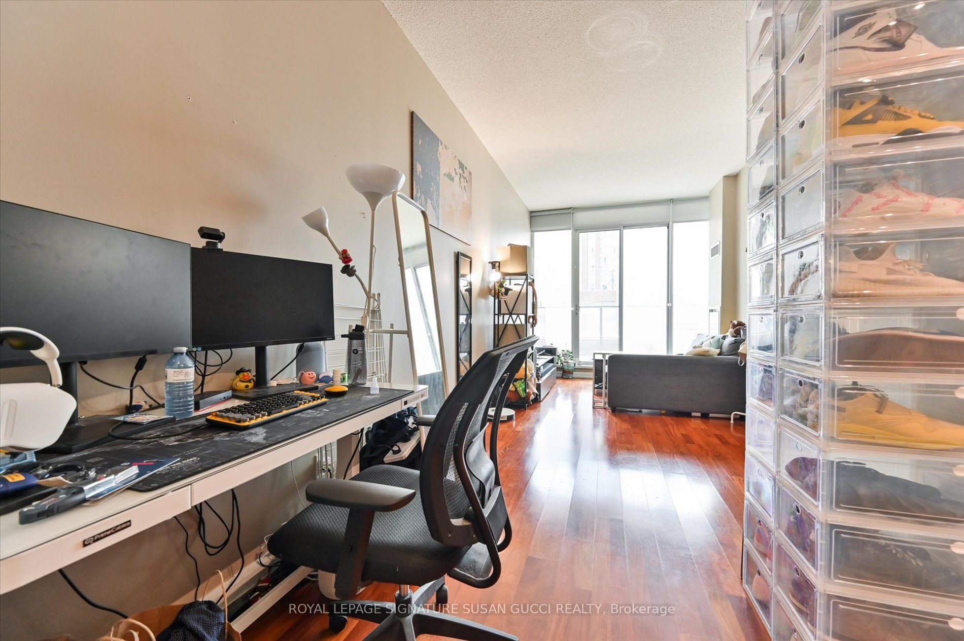 111 Elizabeth Street 1825, Toronto, ON M5G 1P7 photo 5
