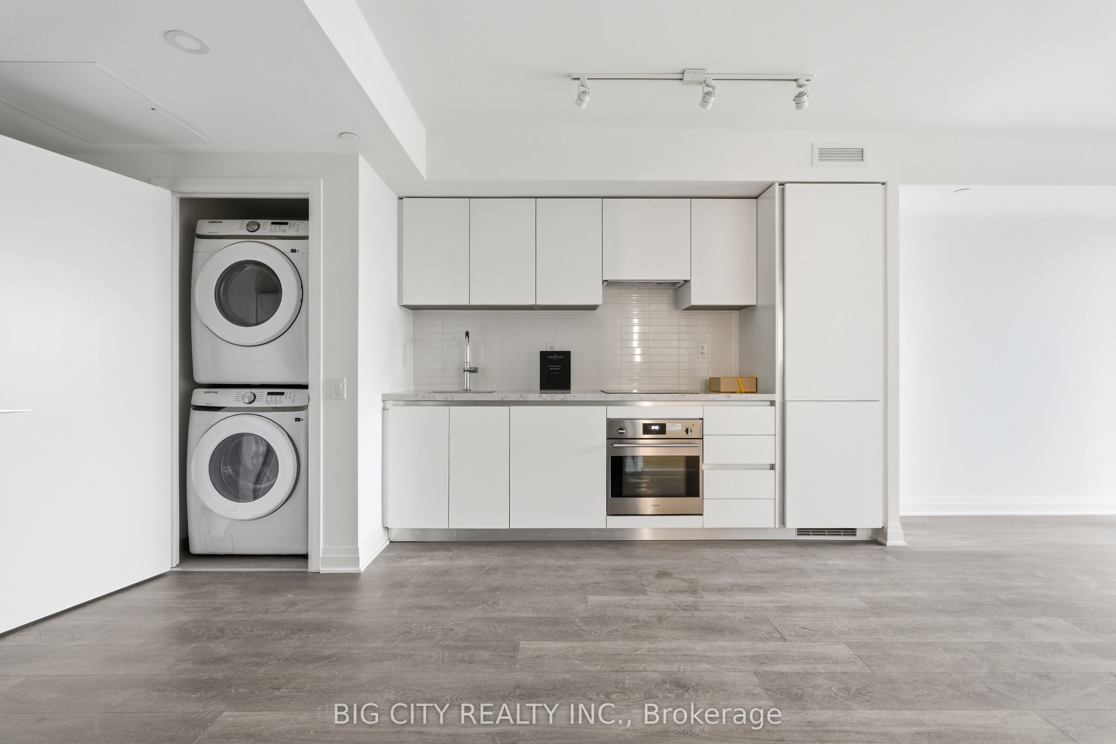 25 Frederick Todd Way 609, Toronto, ON M4G 0C9 photo 5