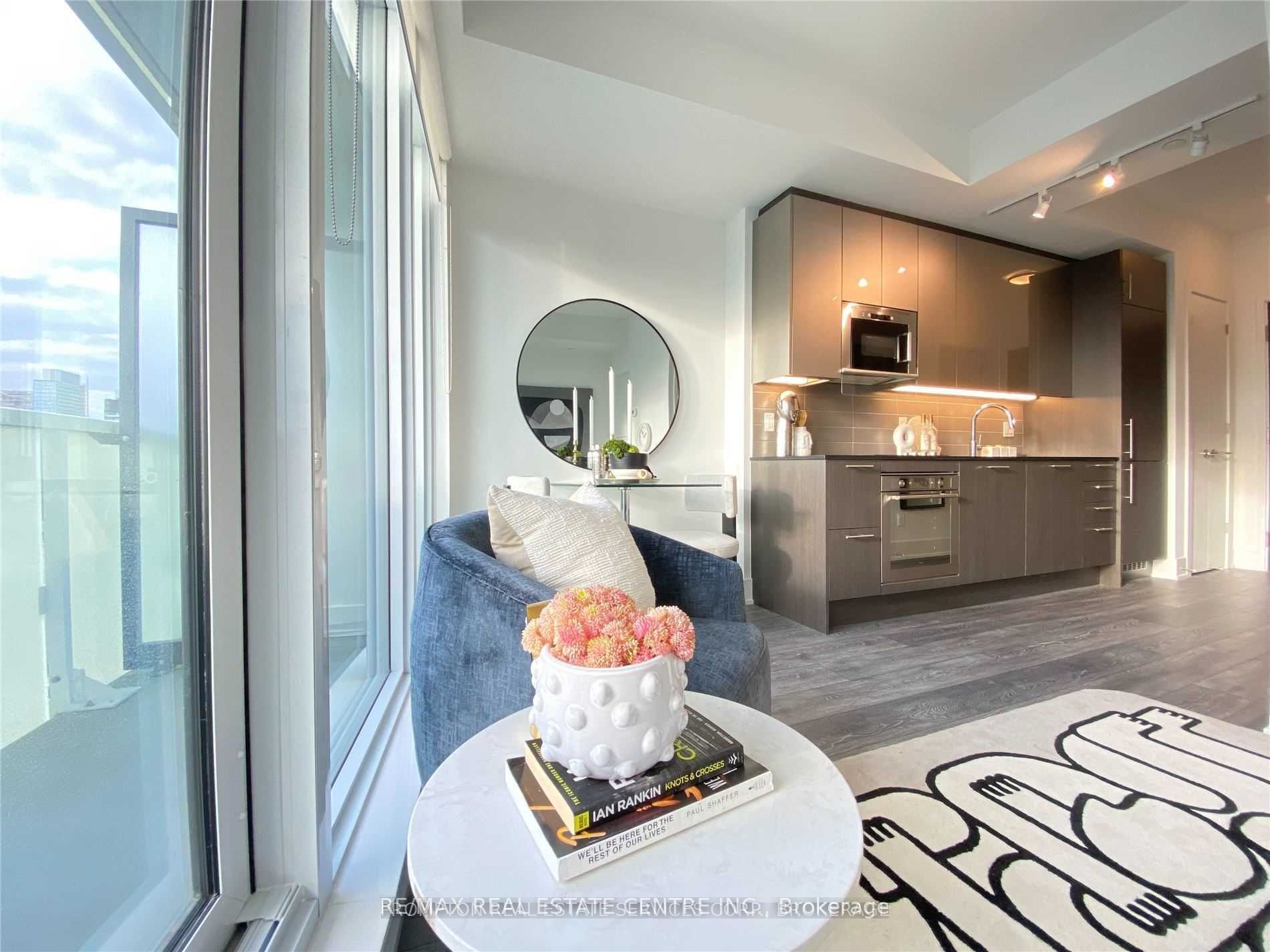 403 Church Street 2703, Toronto, ON M4Y 0C9 photo 2