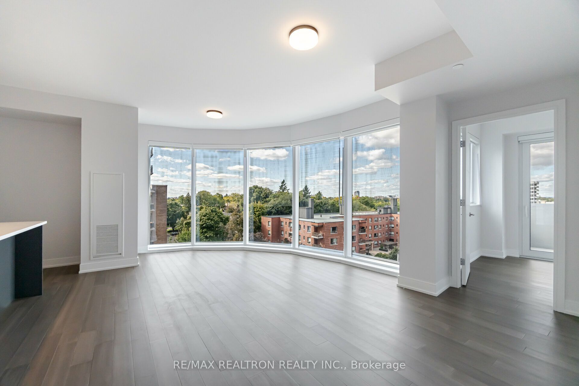 2525 Bathurst Street 507, Toronto, ON M6B 2Y9 photo 2