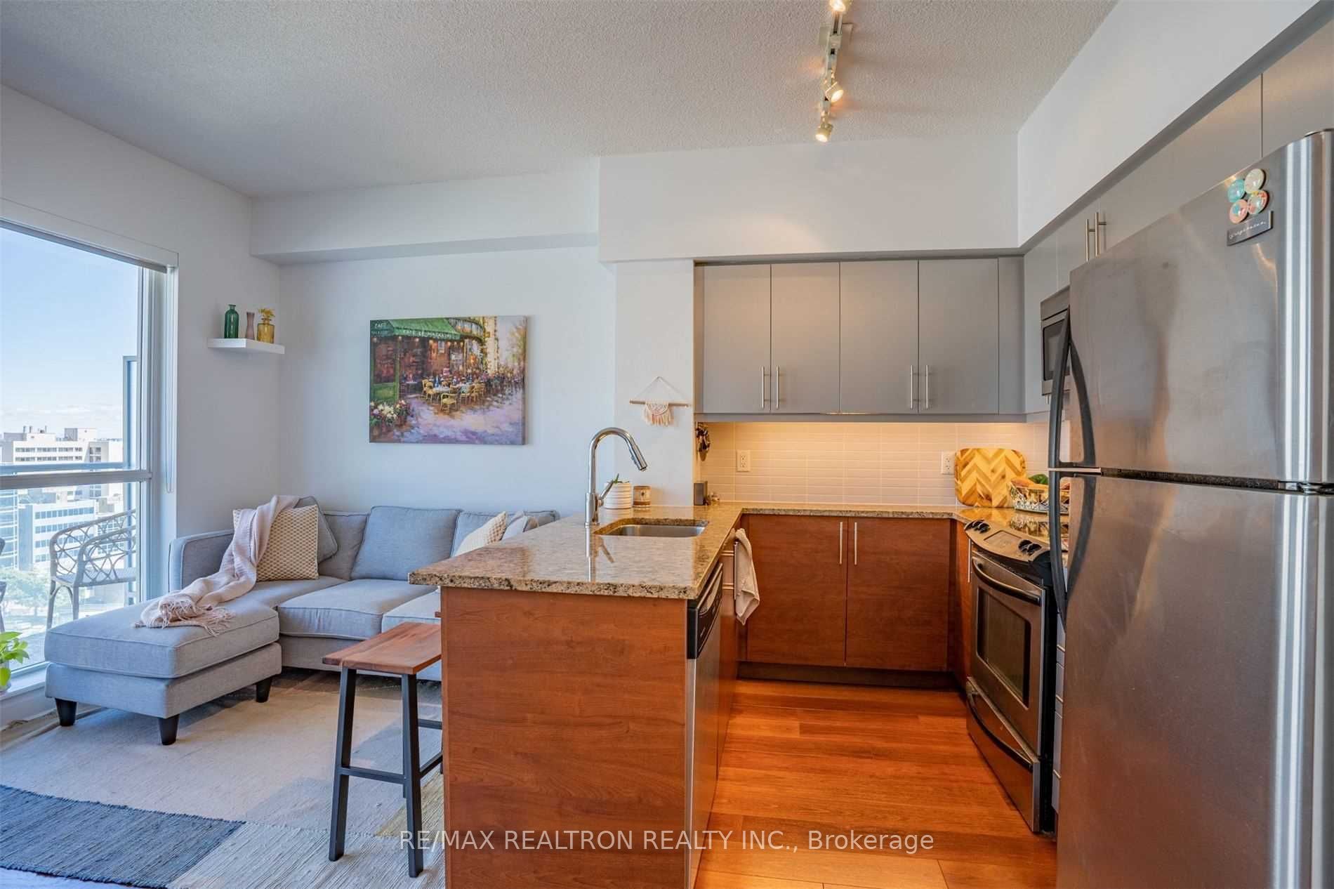 83 Redpath Avenue 911, Toronto, ON M4S 0A2 photo 5
