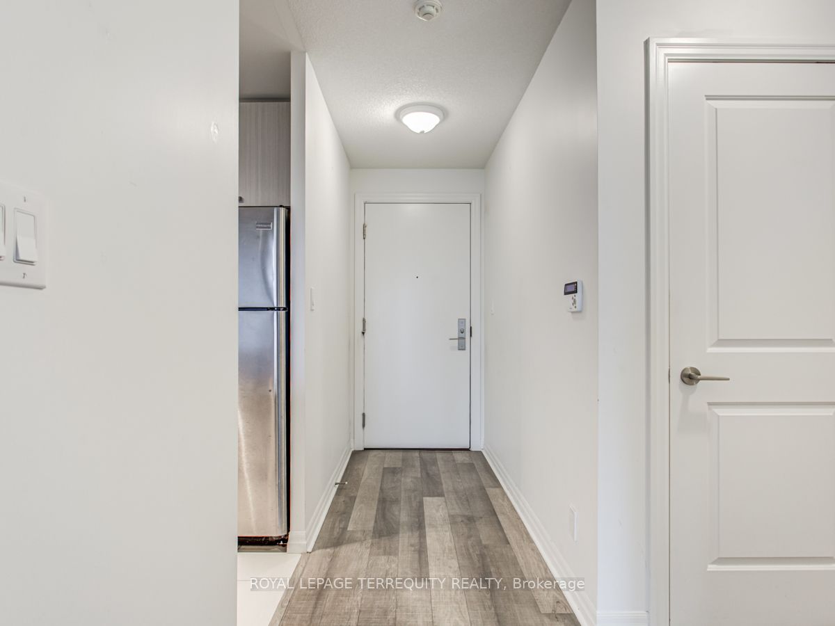 2015 Sheppard Avenue E 2202, Toronto, ON M2J 1W6 photo 2