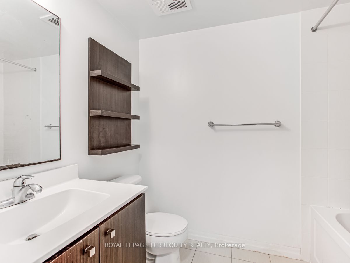 2015 Sheppard Avenue E 2202, Toronto, ON M2J 1W6 photo 5