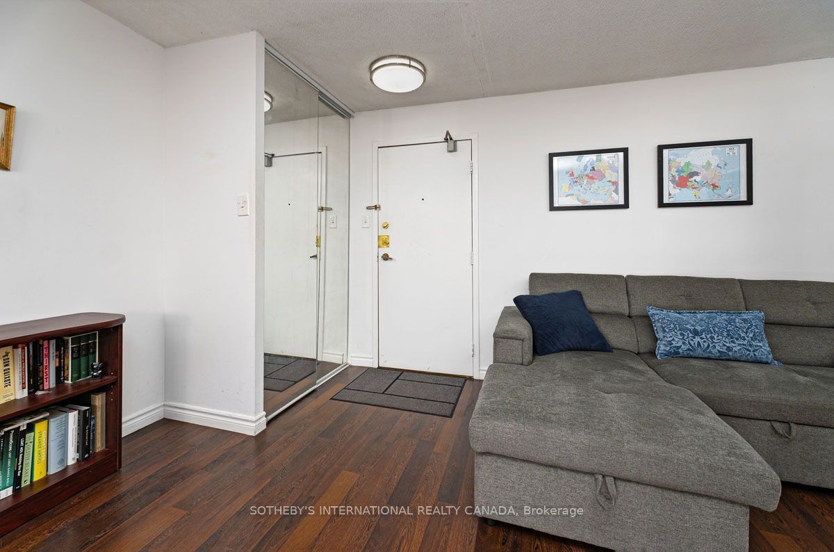 89 McCaul Street 520, Toronto, ON M5T 2X3 photo 4