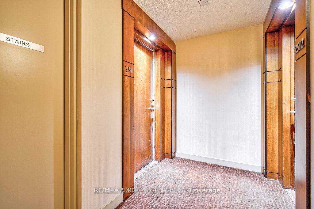 10 Northtown Way 2511, Toronto, ON M2N 7L4 photo 5