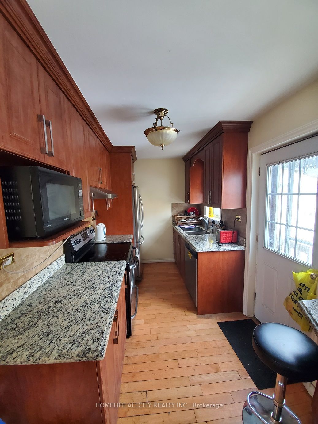 4 Bevdale Road N, Toronto, ON M2N 2G2 photo 5