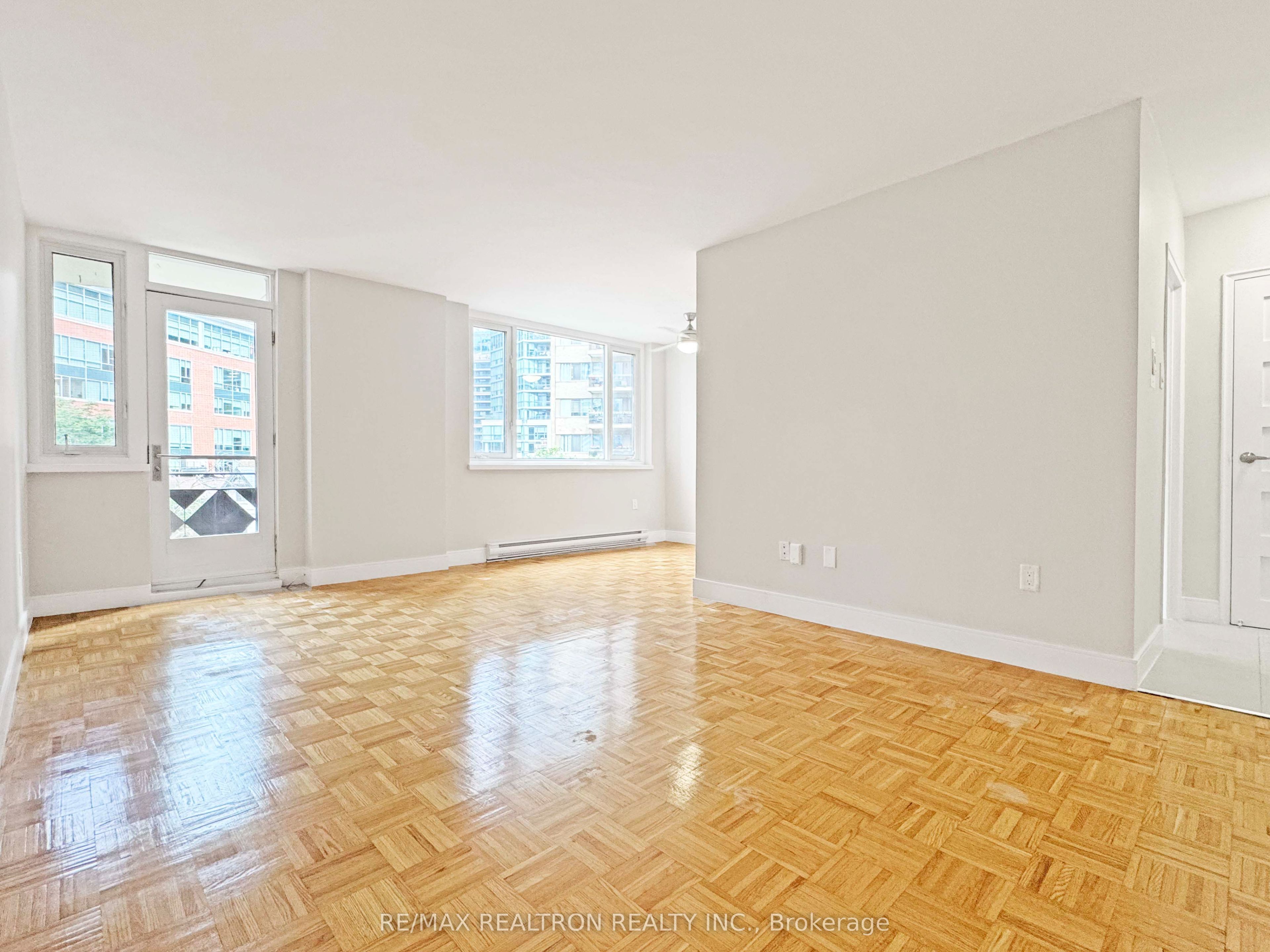 55 Isabella Street 1202, Toronto, ON M4Y 1M8 photo 2