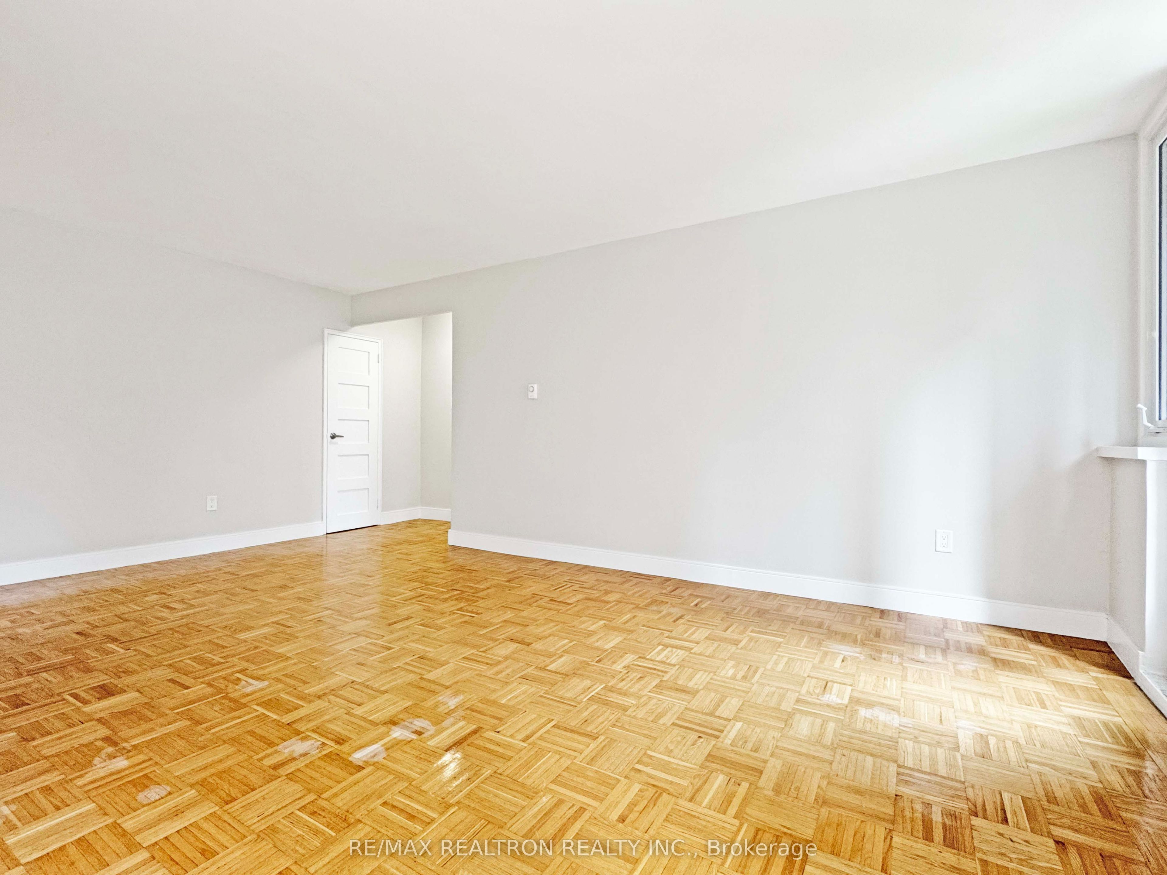 55 Isabella Street 1202, Toronto, ON M4Y 1M8 photo 5