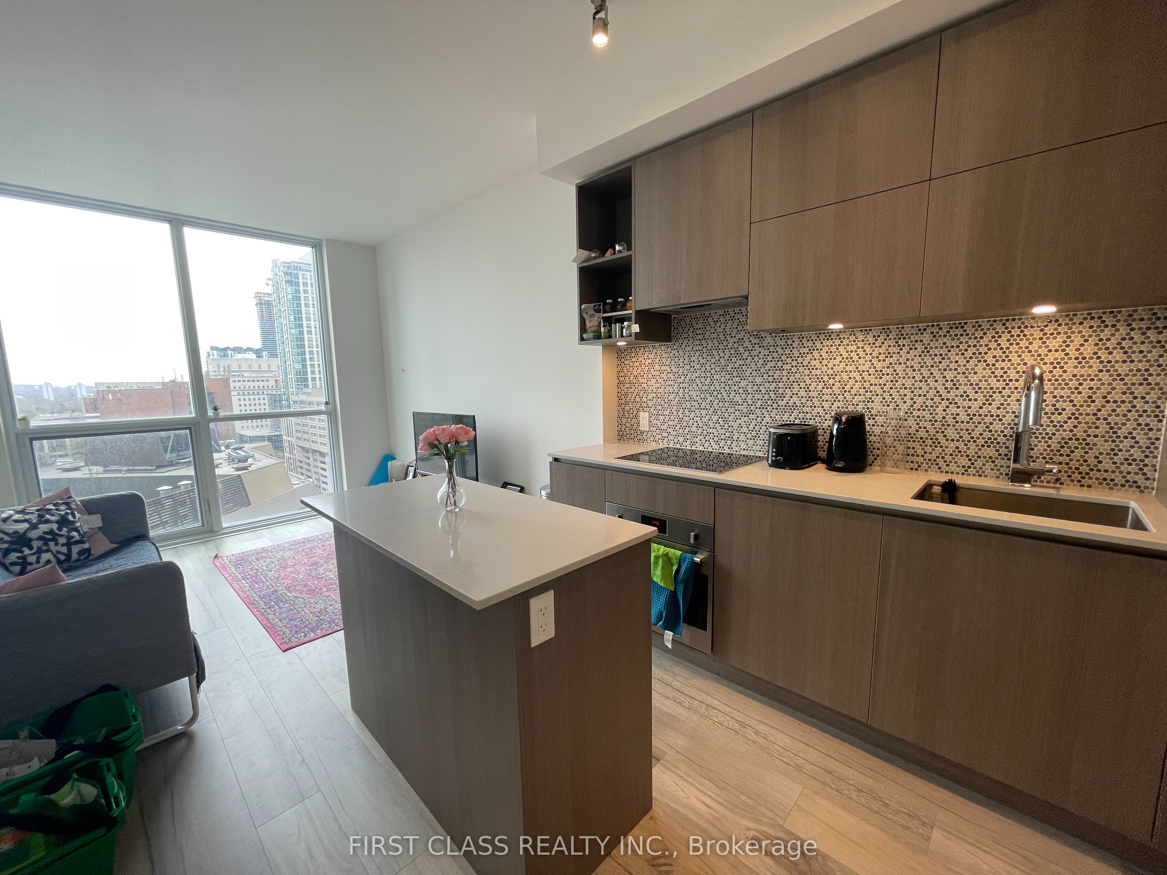 1 Yorkville Avenue 1410, Toronto, ON M4W 1L1 photo 3