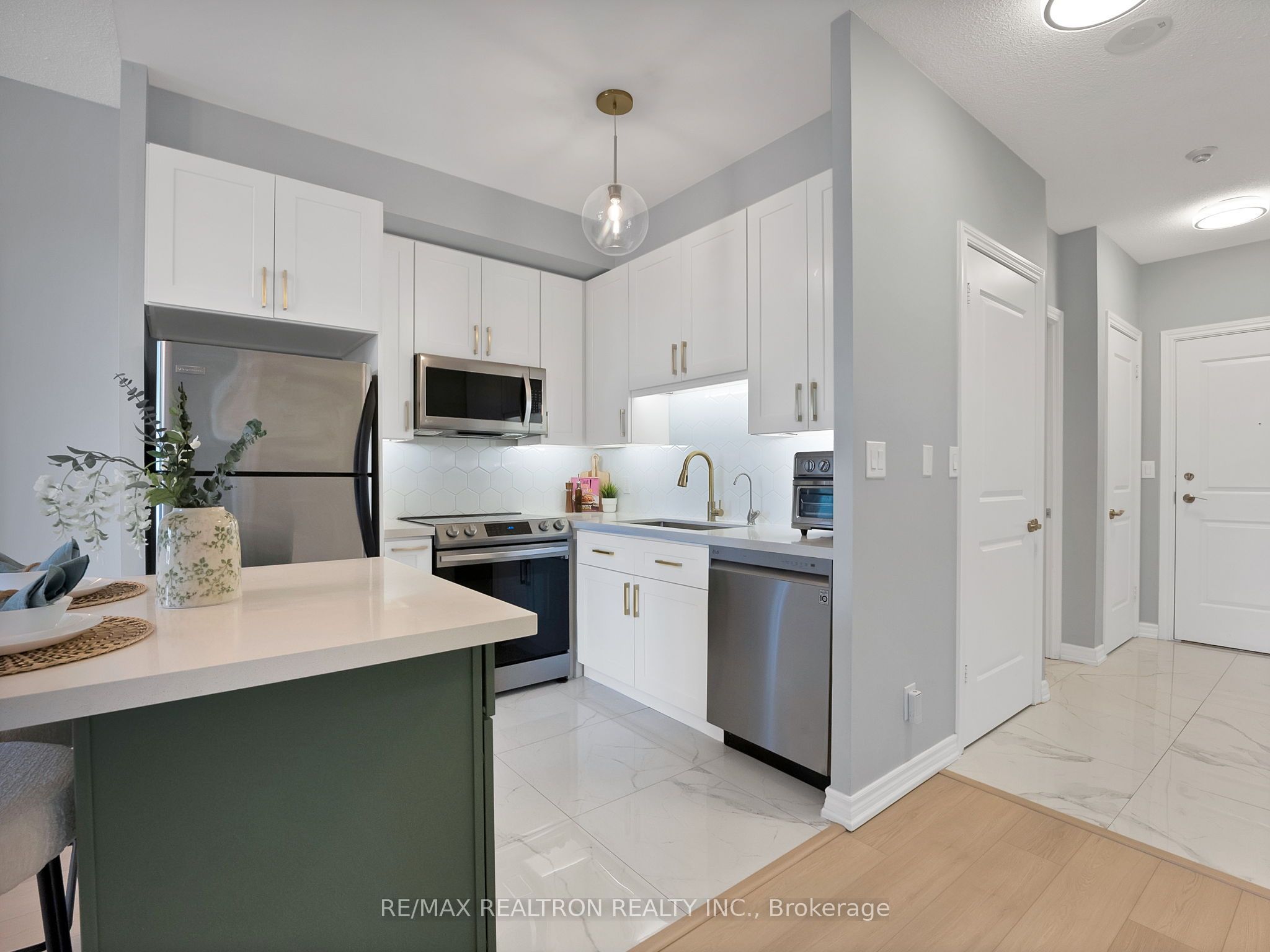 133 Wynford Drive 707, Toronto, ON M3C 0J5 photo 3