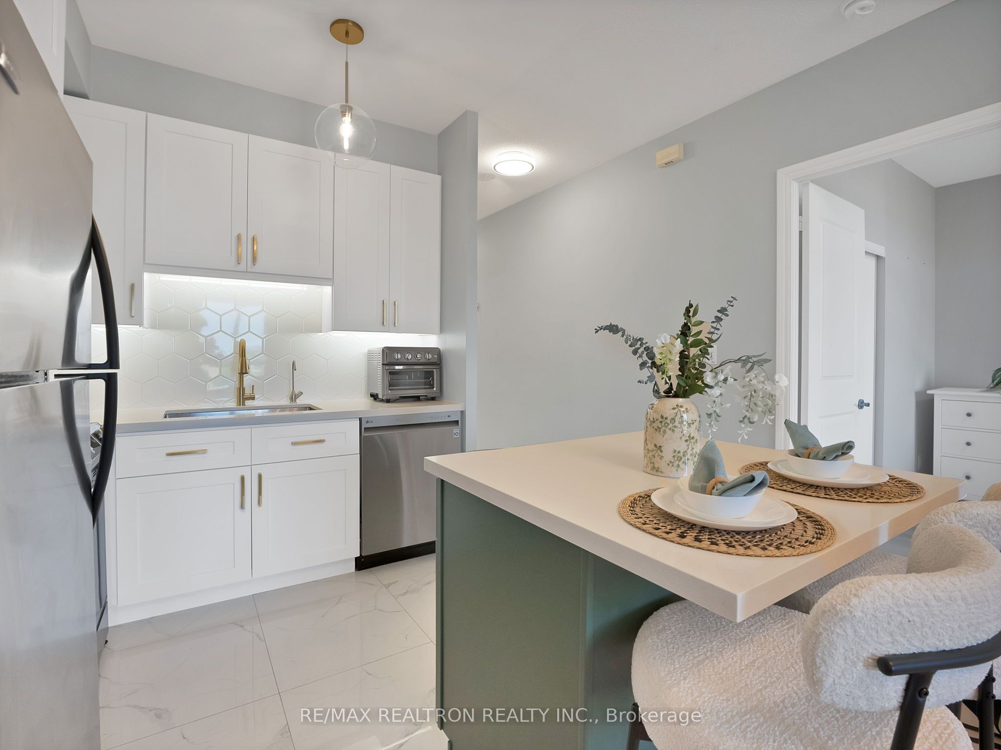 133 Wynford Drive 707, Toronto, ON M3C 0J5 photo 5
