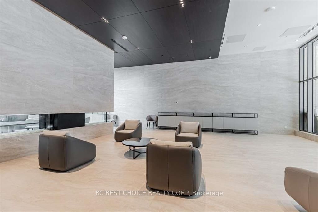 2221 Yonge Street 1803, Toronto, ON M4S 0B8 photo 3
