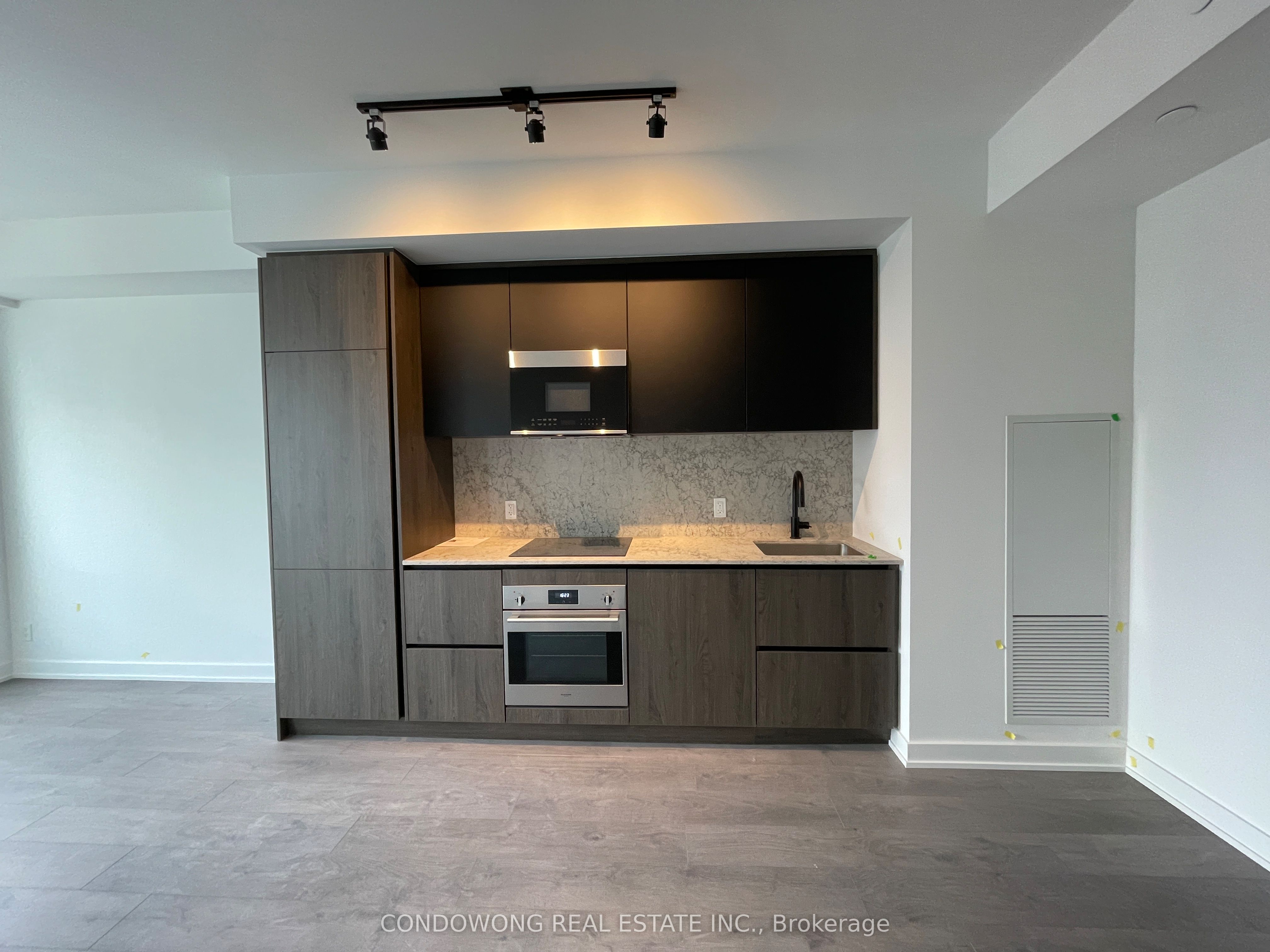 108 Peter Street 4207, Toronto, ON M5V 0W2 photo 2