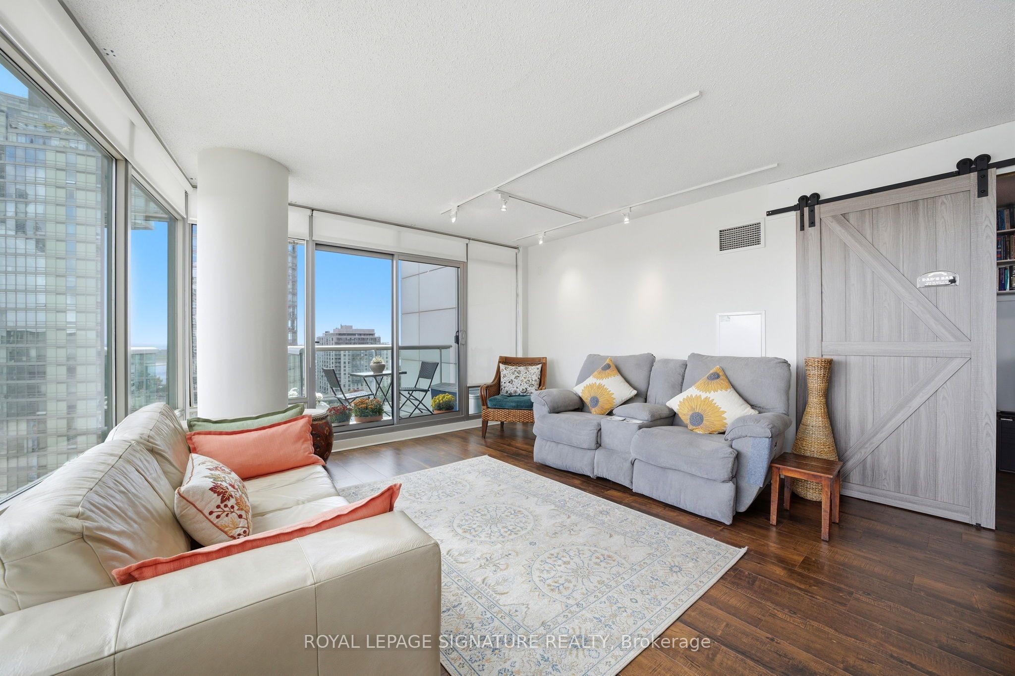 81 Navy Wharf Court 1703, Toronto, ON M5V 3S2 photo 4