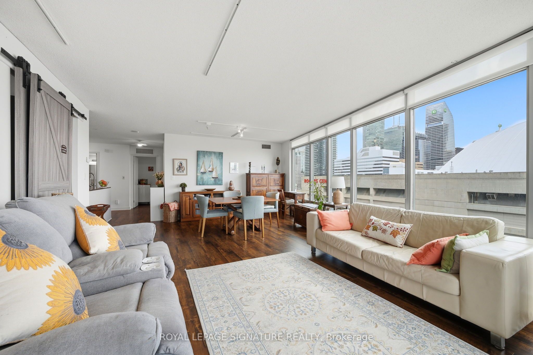 81 Navy Wharf Court 1703, Toronto, ON M5V 3S2 photo 5