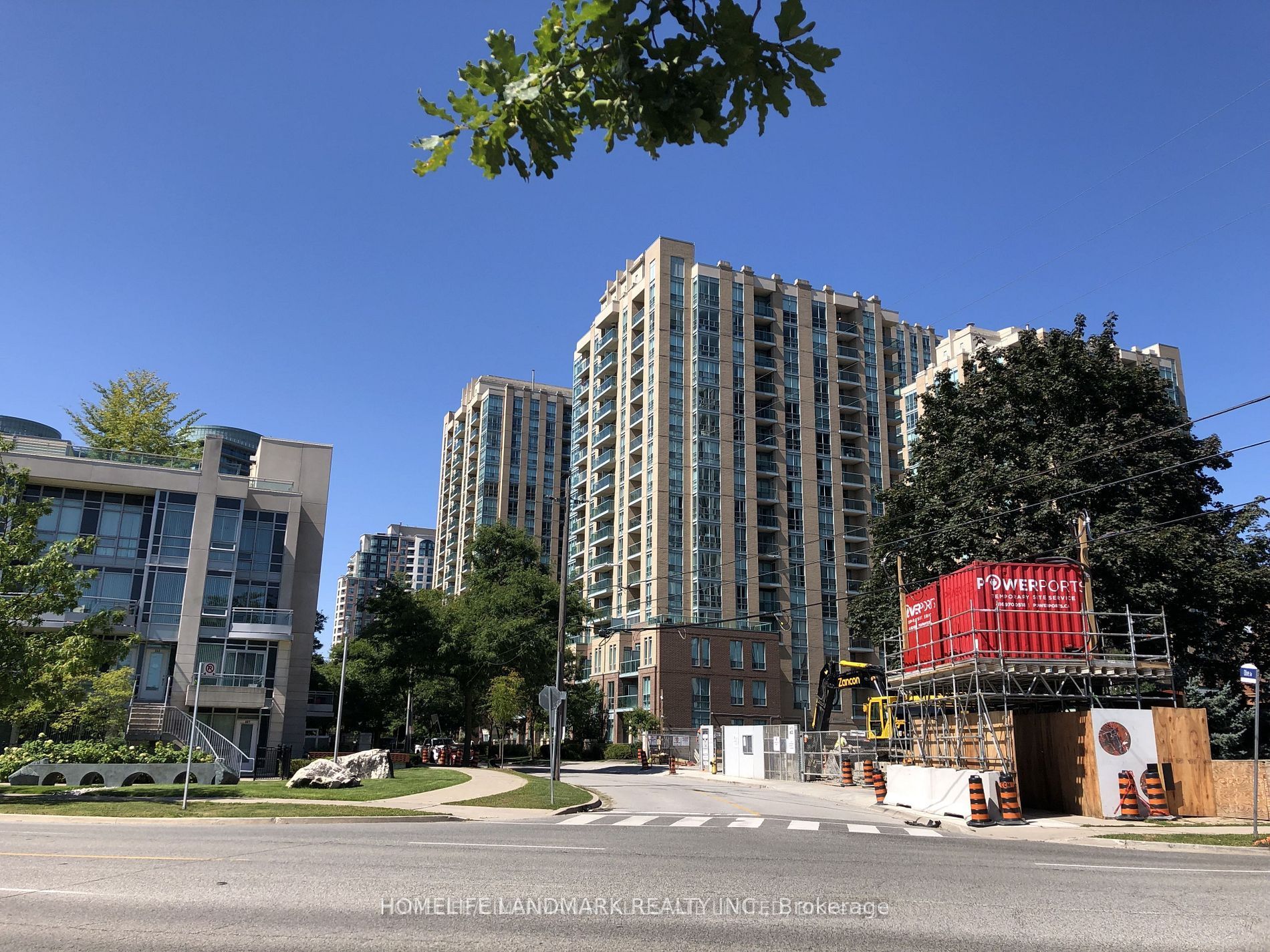 31 Olive Avenue 212, Toronto, ON M2N 4N4 photo 2