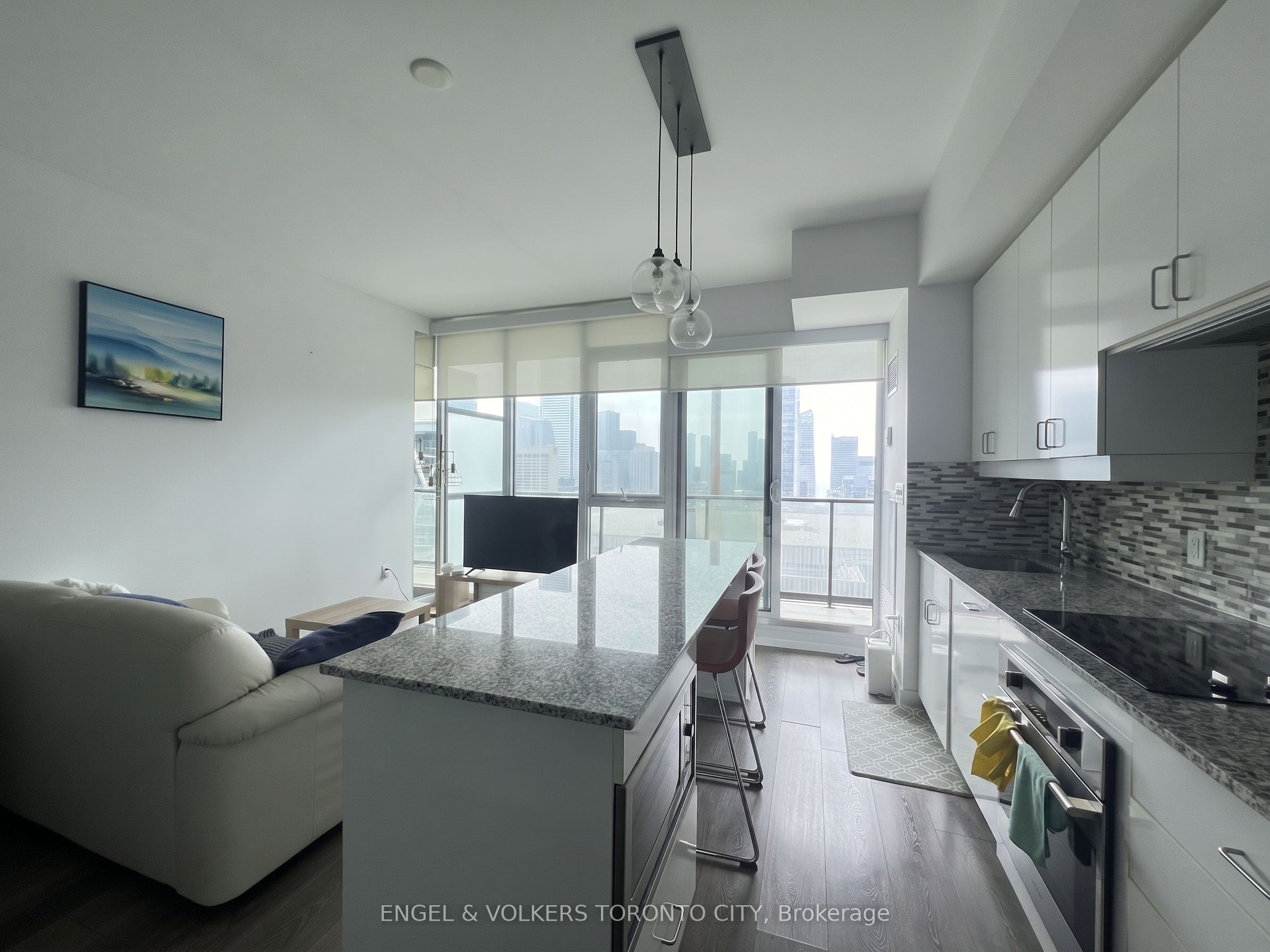 426 University Avenue 3705, Toronto, ON M5G 1S9 photo 2