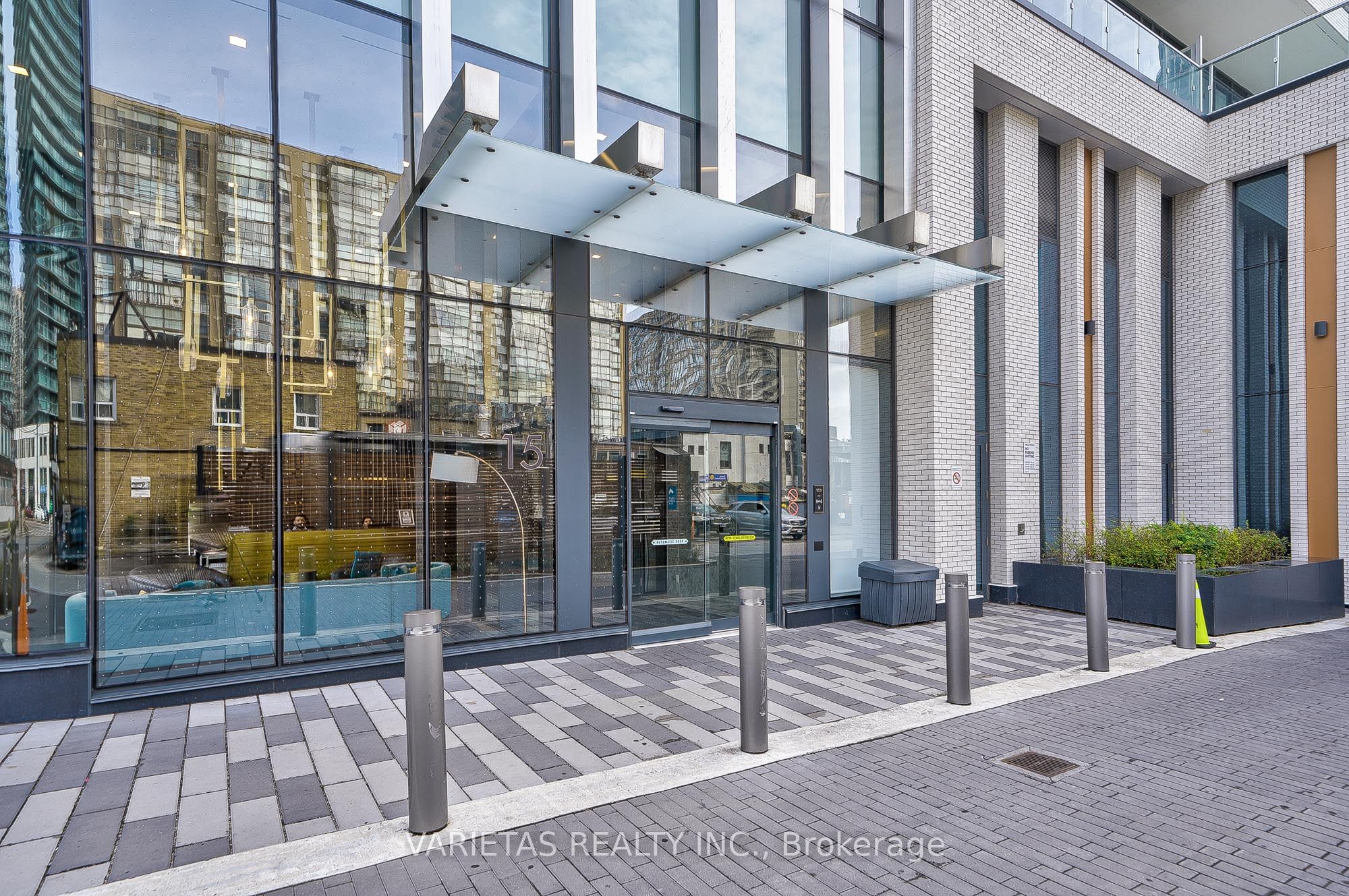 15 Holmes Avenue 1906, Toronto, ON M2N 0L4 photo 3