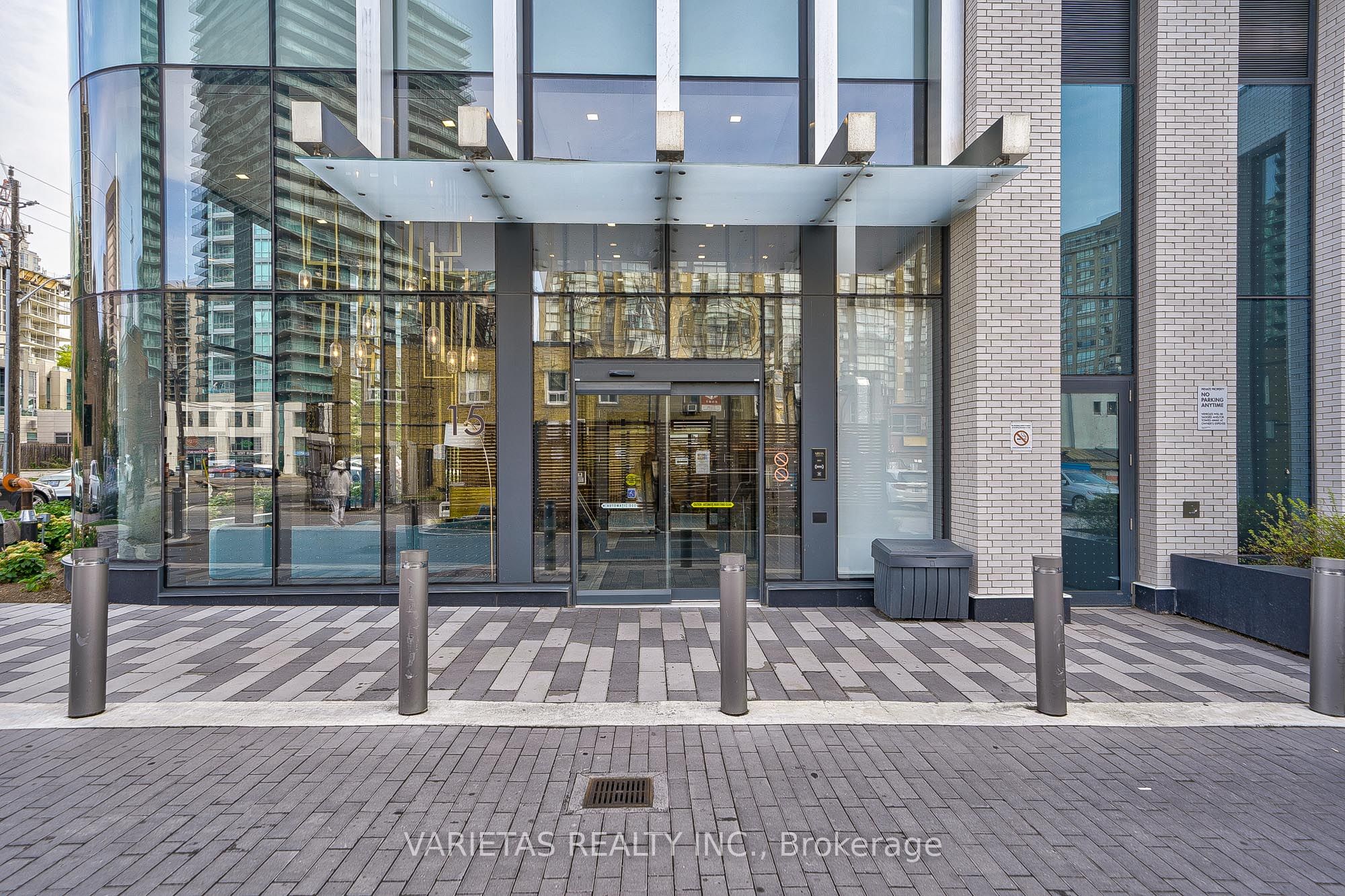 15 Holmes Avenue 1906, Toronto, ON M2N 0L4 photo 4