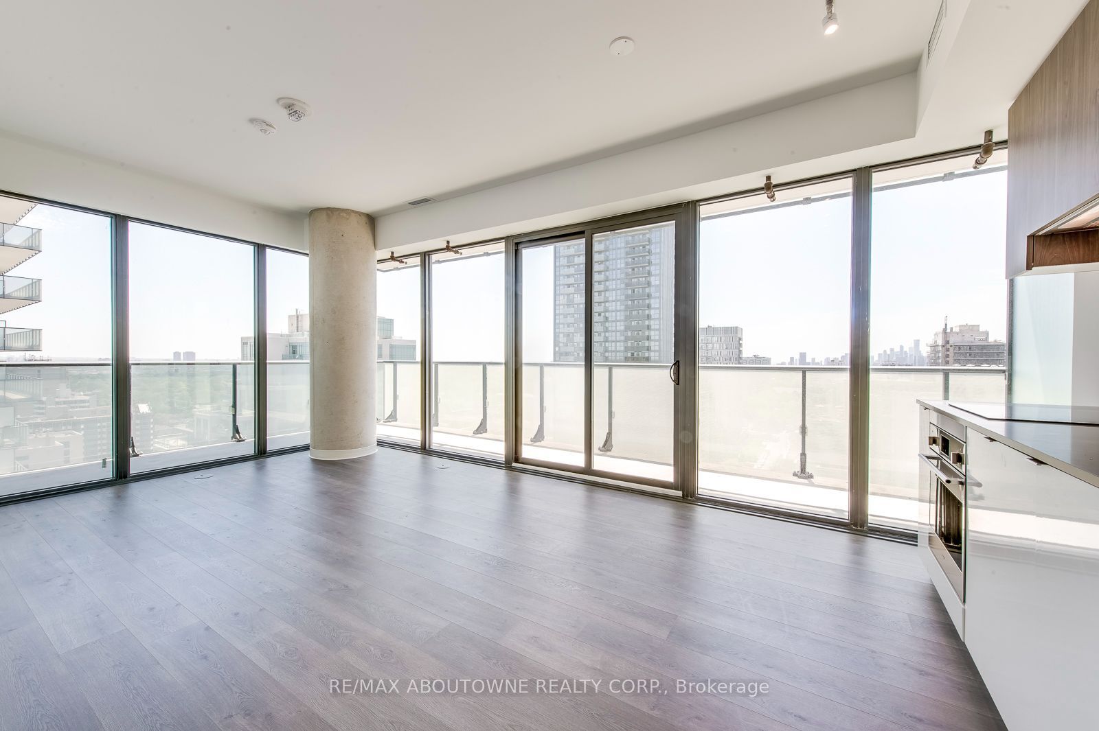 161 Roehampton Avenue 2010, Toronto, ON M4P 0C8 photo 5