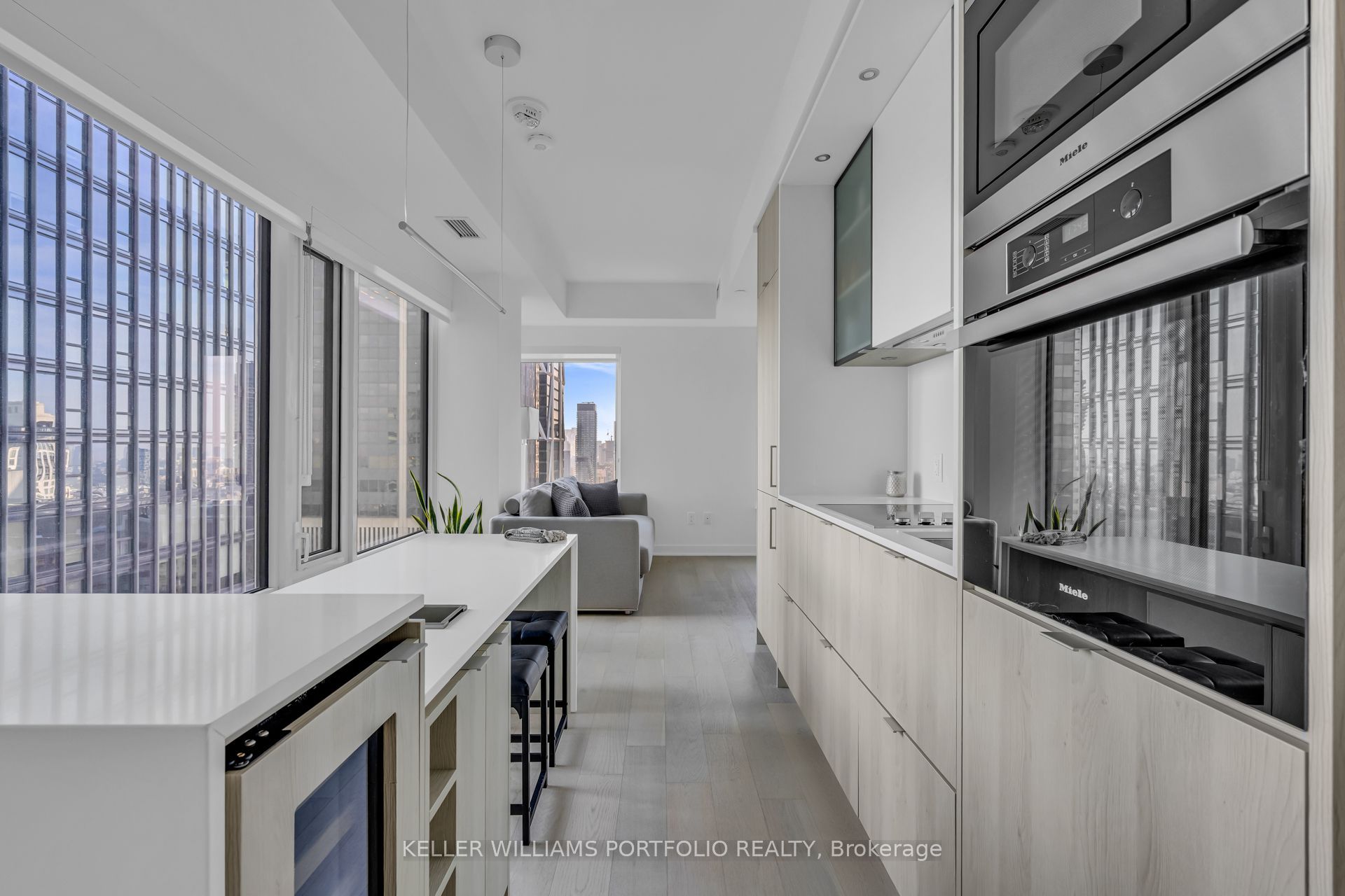 11 Yorkville Avenue 2709, Toronto, ON M4W 1L2 photo 4