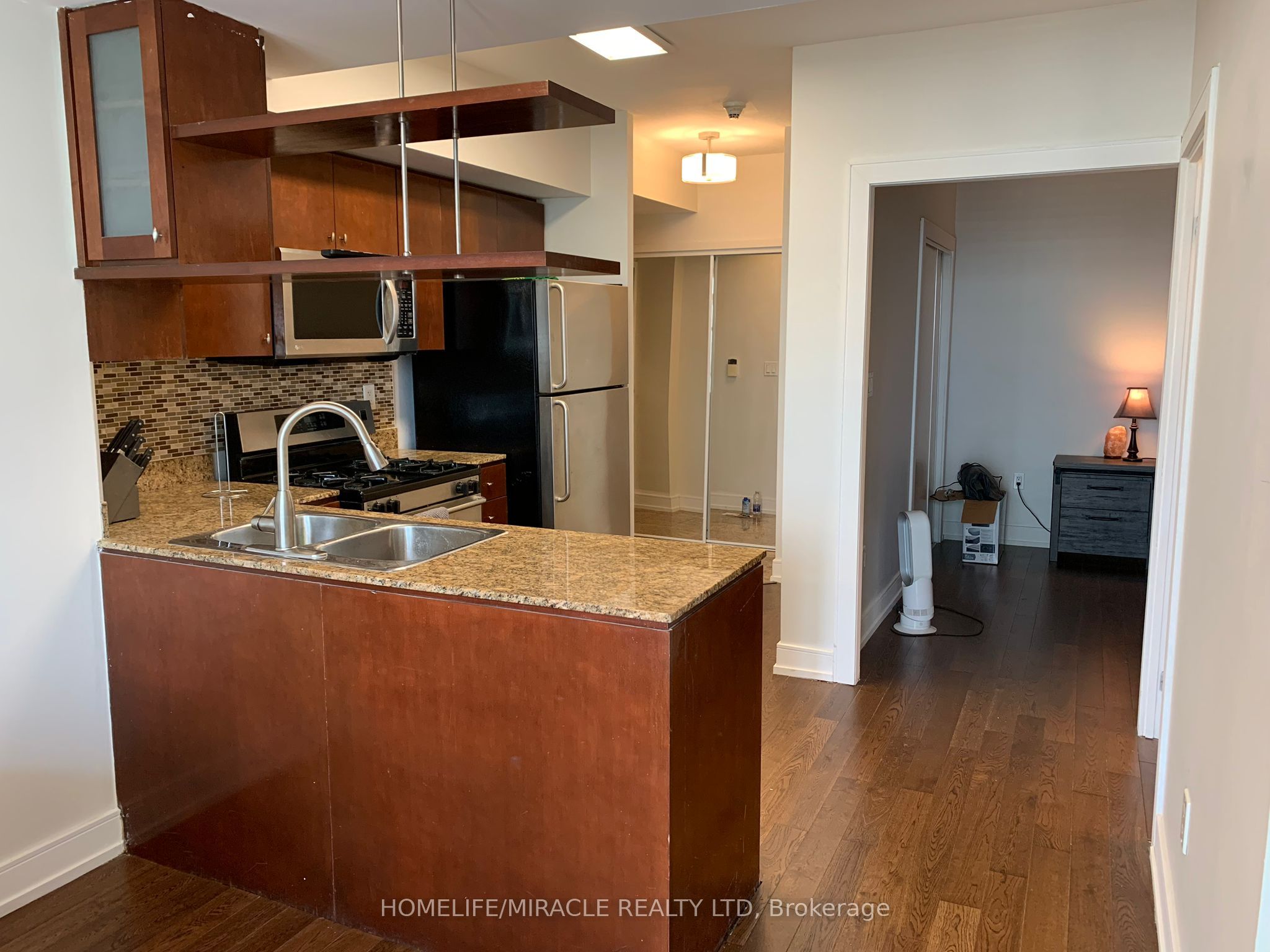 35 Mariner Terrace 2805, Toronto, ON M5V 3V9 photo 4