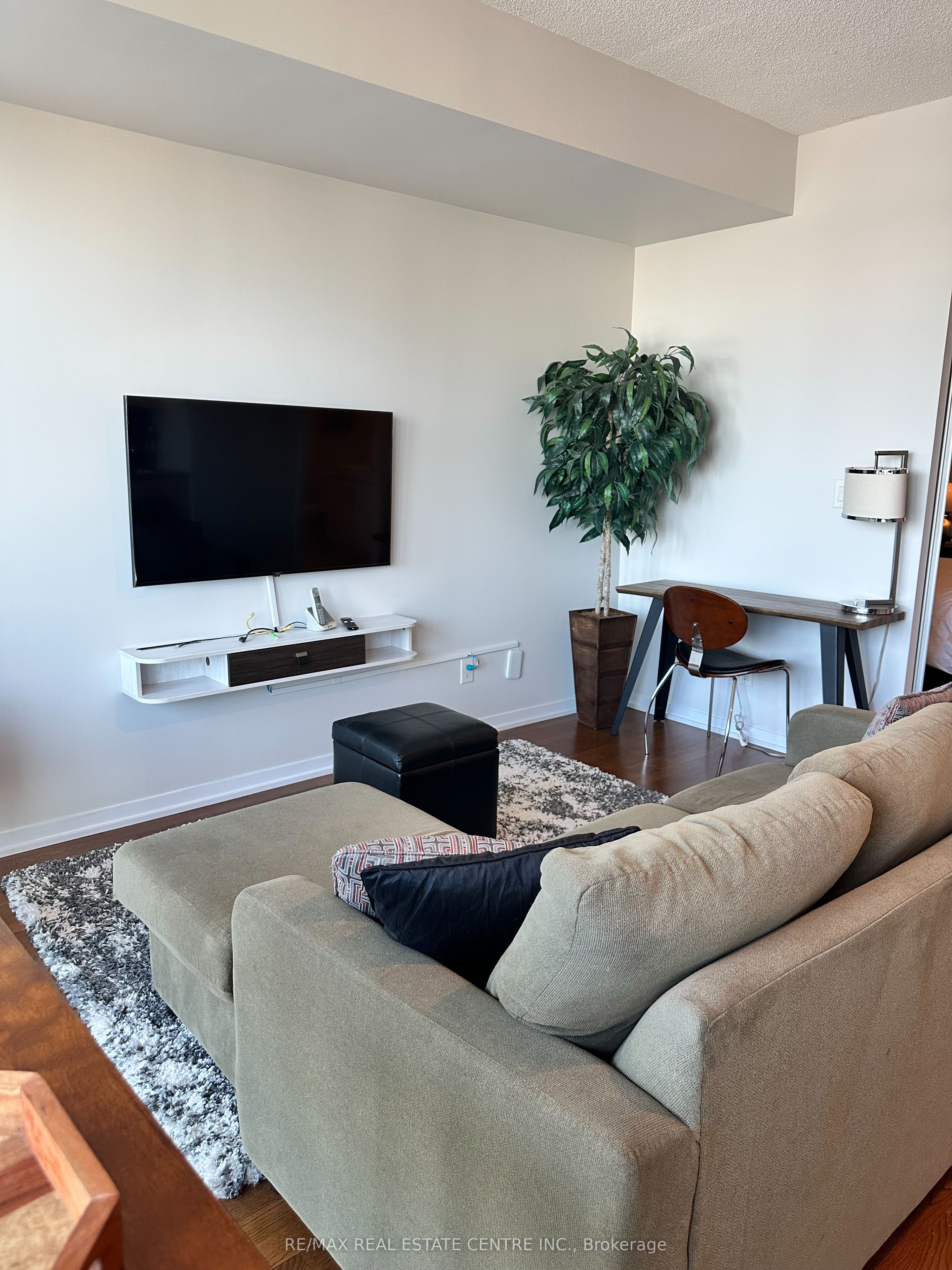 65 Bremner Boulevard 4706, Toronto, ON M5J 0A7 photo 3